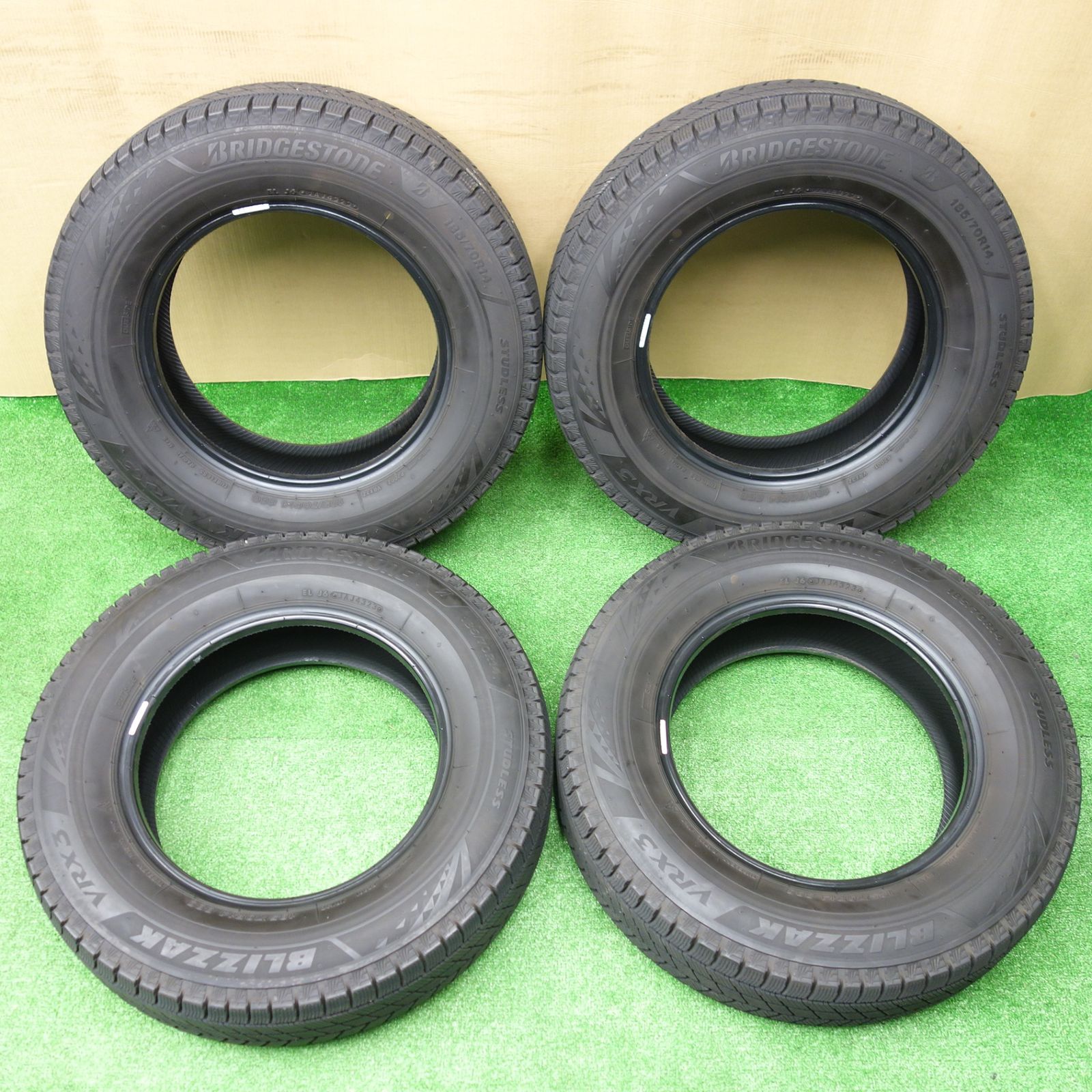 バリ溝 23年 9 5分 スタッドレス 185 70 R 14 ブリヂストン ブリザック VRX 3 タイヤ 14インチ ノート フリード カローラ 等 スタ