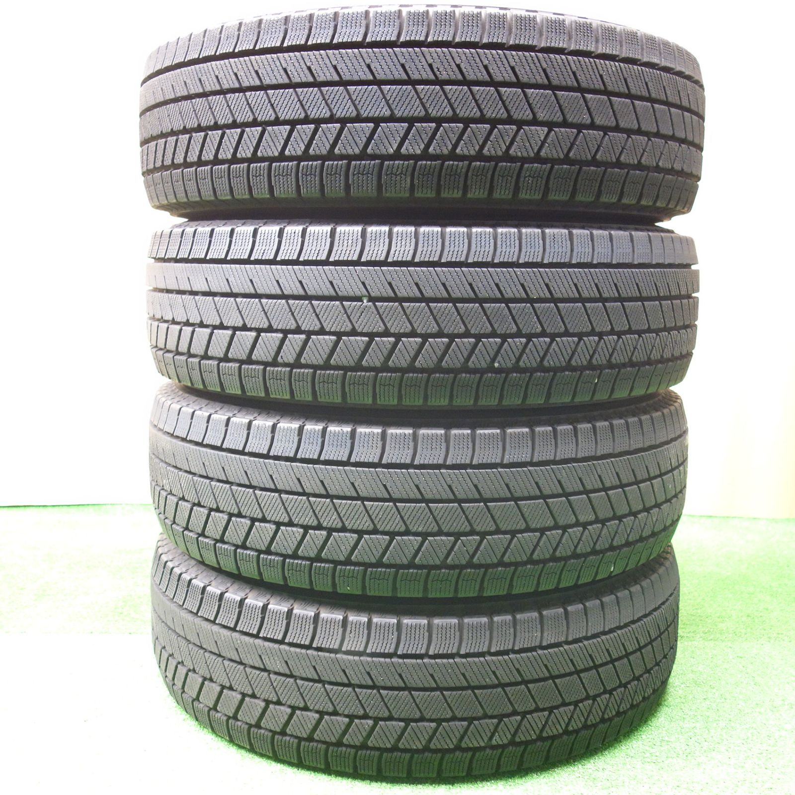 バリ溝 23年 綺麗 9.5分☆スタッドレス 185/70R14 ダンロップ WM02 