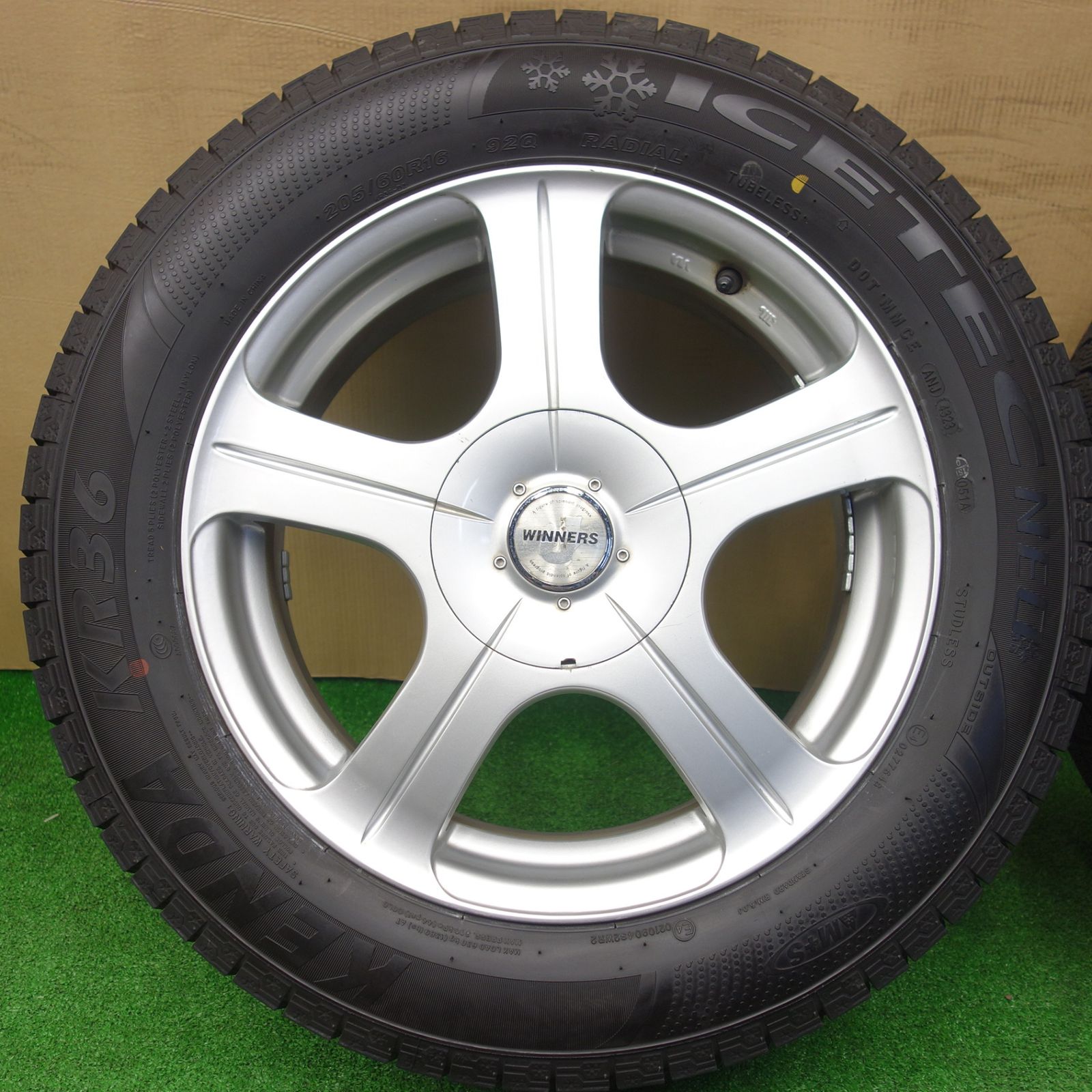 バリ溝 23年 ほぼ10分 スタッドレス 205 60 R 16 ケンダ KR 36 アイステック ネオ WINNERS ウィナーズ 16インチ PCD 100 114 3 5 H マルチ ス