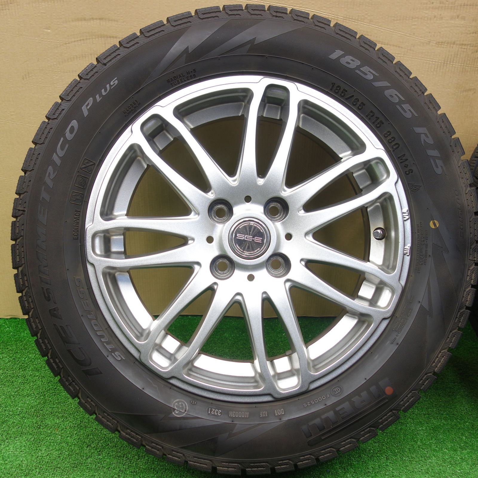 キレイ 21年 スタッドレス 185 65 R 15 ピレリ アイスアシンメトリコ プラス SG E 社外 アルミ 15インチ PCD 100 4 H ス