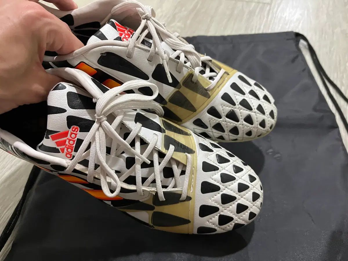  最 アディダス ニトロチャージ HG WC 265 サッカーシューズ フットサルシューズ シューズ