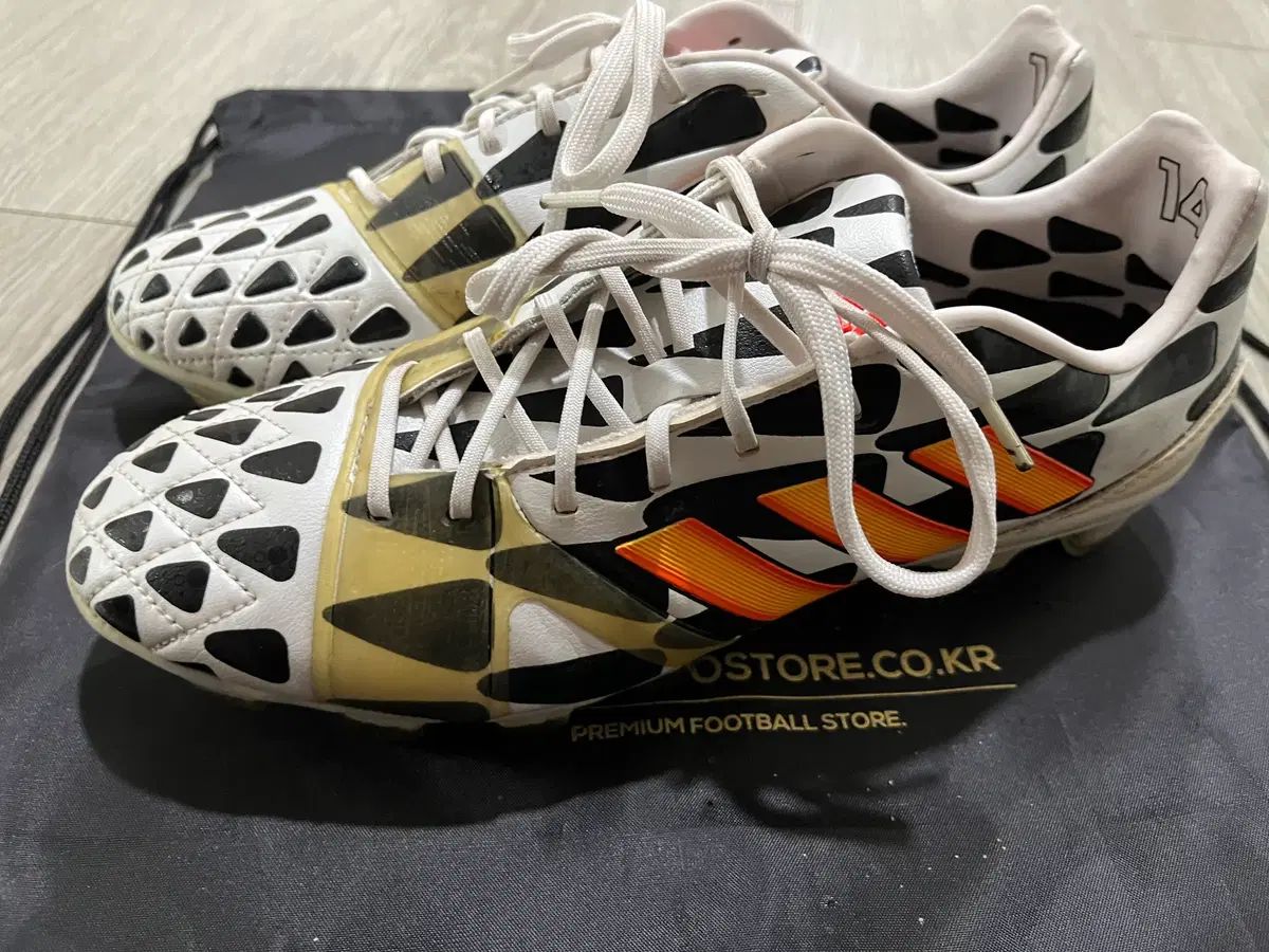 最 アディダス ニトロチャージ HG WC 265 サッカーシューズ