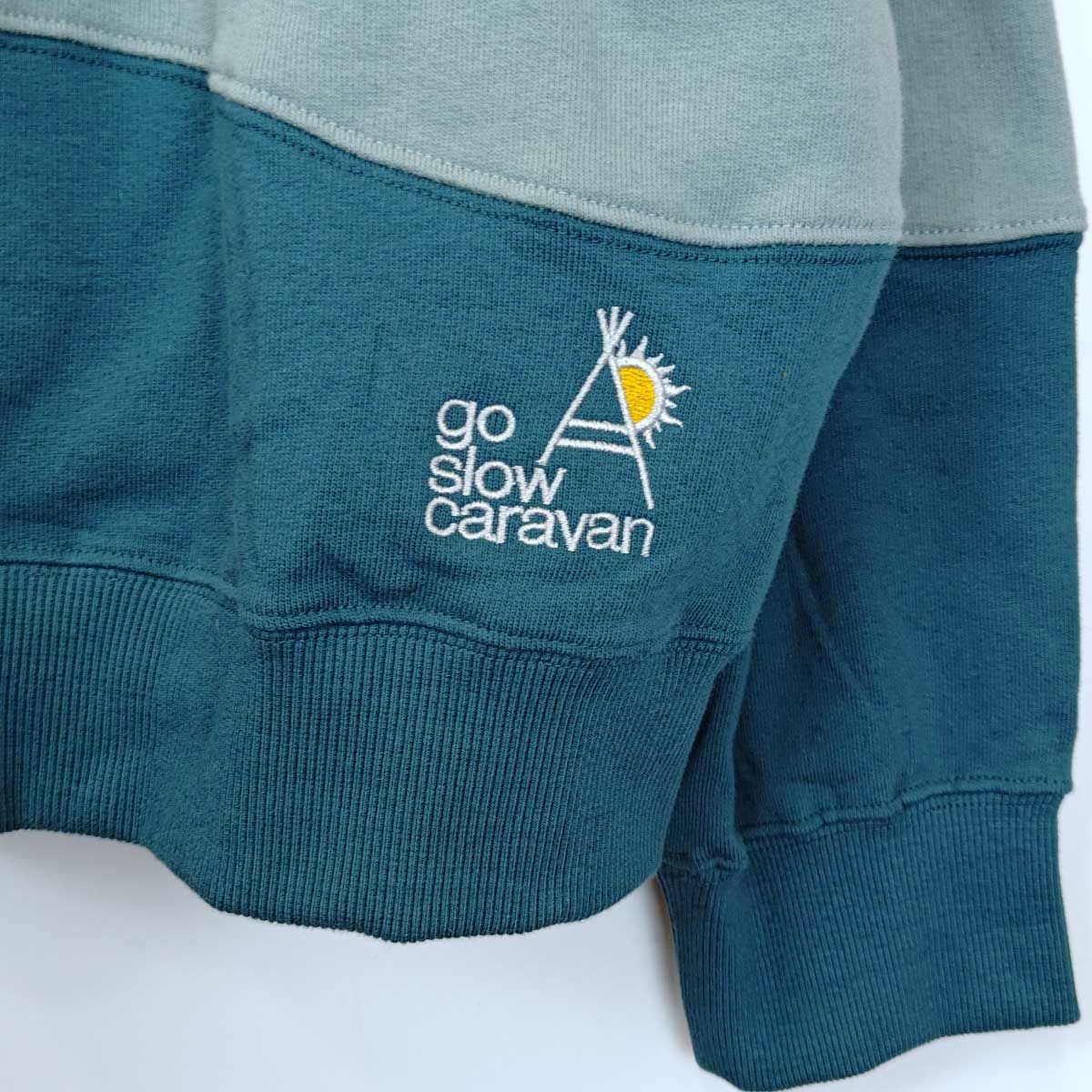 【未使用】Go slow caravan クレイジー 切り替え フルジップパーカー S ブルー 352615 メンズ ゴースローキャラバン 中古・未使用品】Go slow caravan クレイジー 切り替え フルジップ