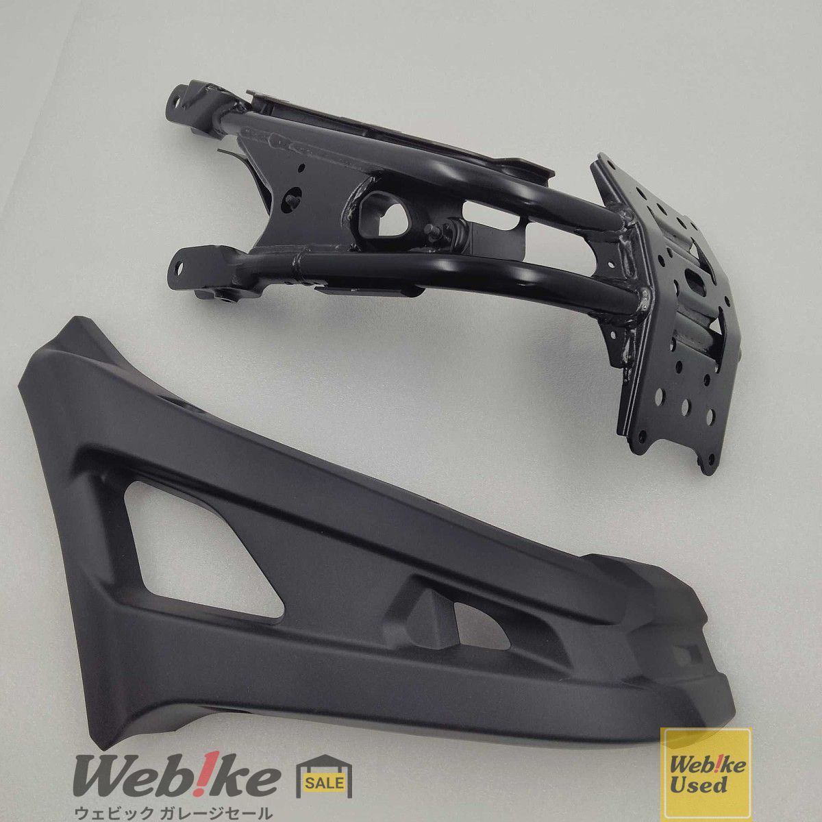 スズキ純正中古パーツ GSX-S1000S KATANA リアフェンダー セット 63210