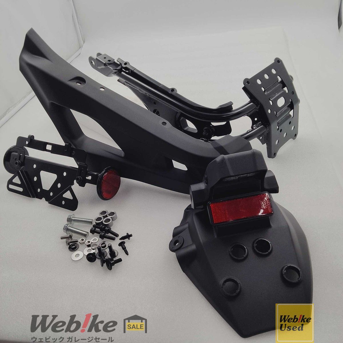 スズキ純正中古パーツ GSX-S1000S KATANA リアフェンダー セット 63210