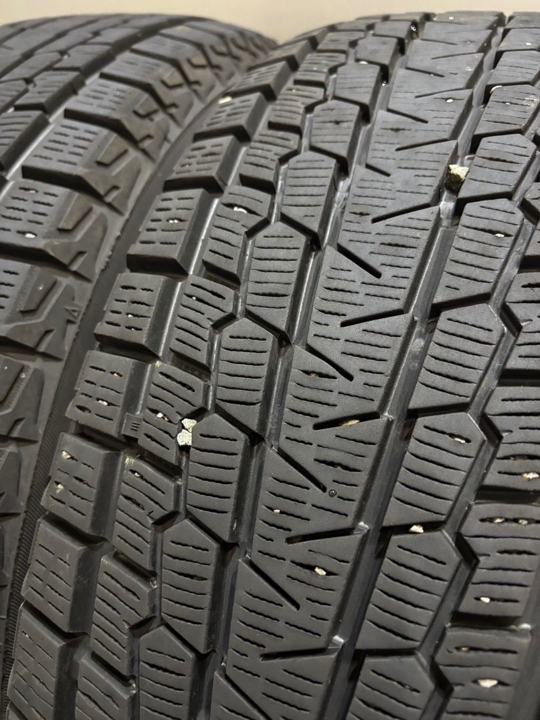  225 60 R 18 ice GUARD G 075 23年製 スタッドレス 4本 ヨコハマ アイスガード ハリアー RAV 4 NX エクストレイル 南7 L 104 18インチ スタッドレス