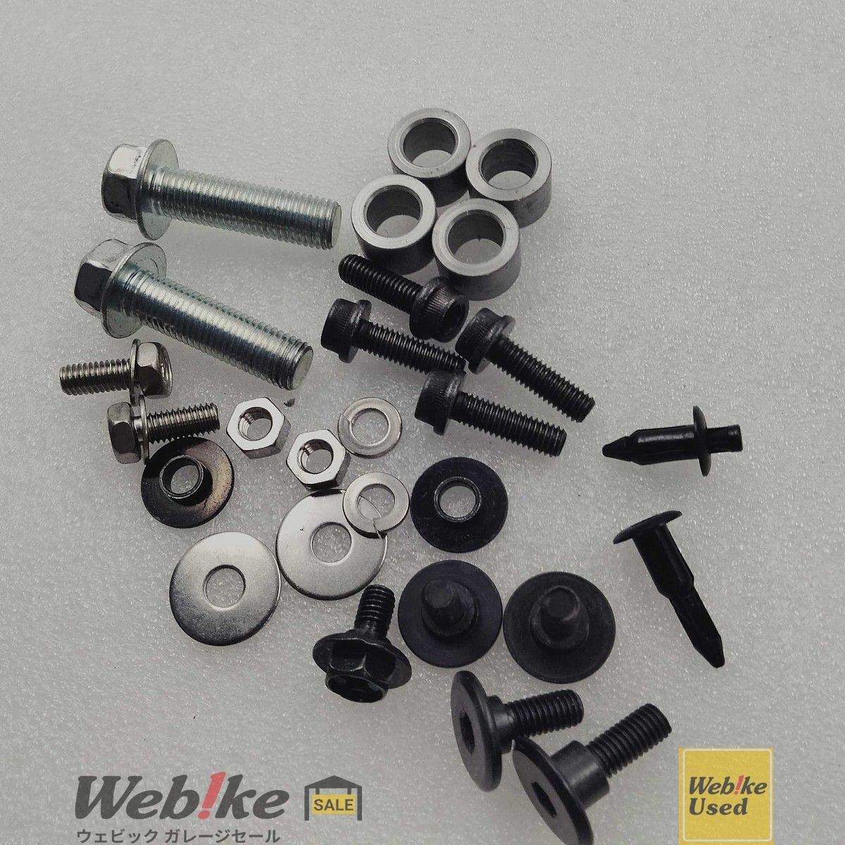 スズキ純正中古パーツ GSX-S1000S KATANA リアフェンダー セット 63210