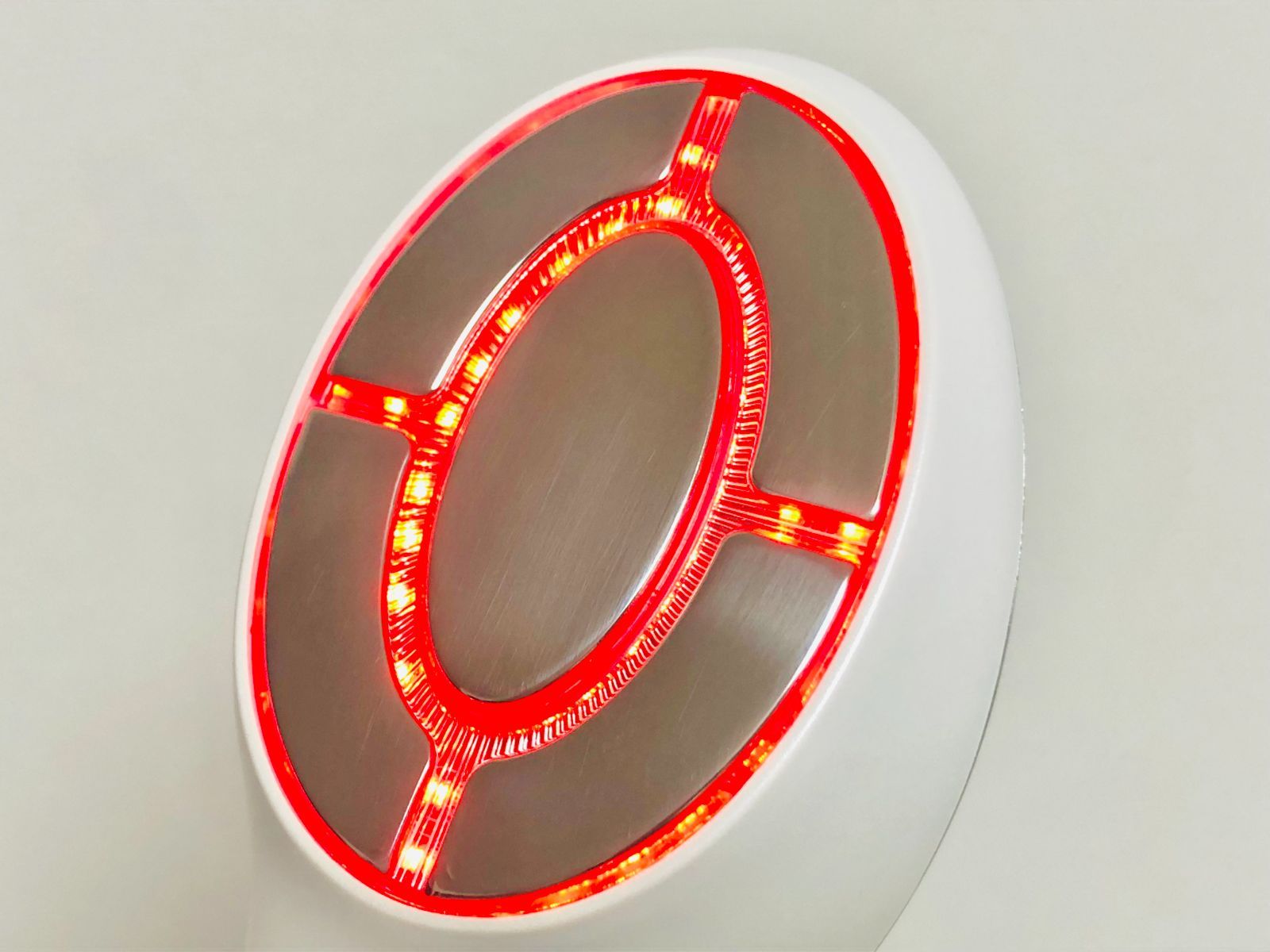 MEラボン ME La boum IKKOさんプロデュース 美顔器 - メルカリ