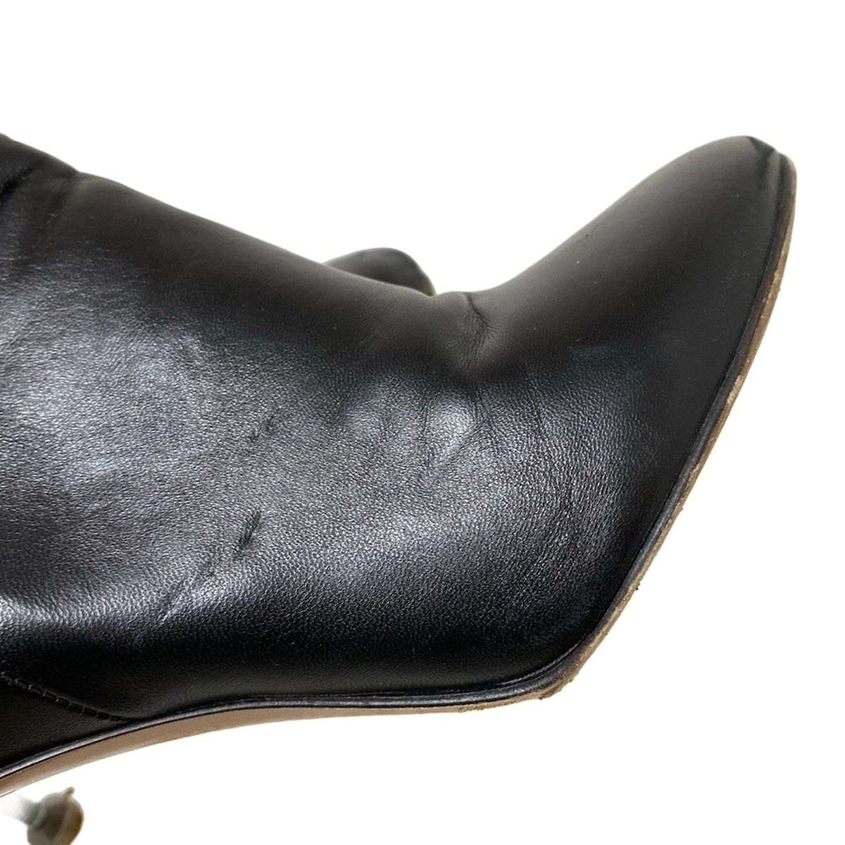 釘ヒール レザー