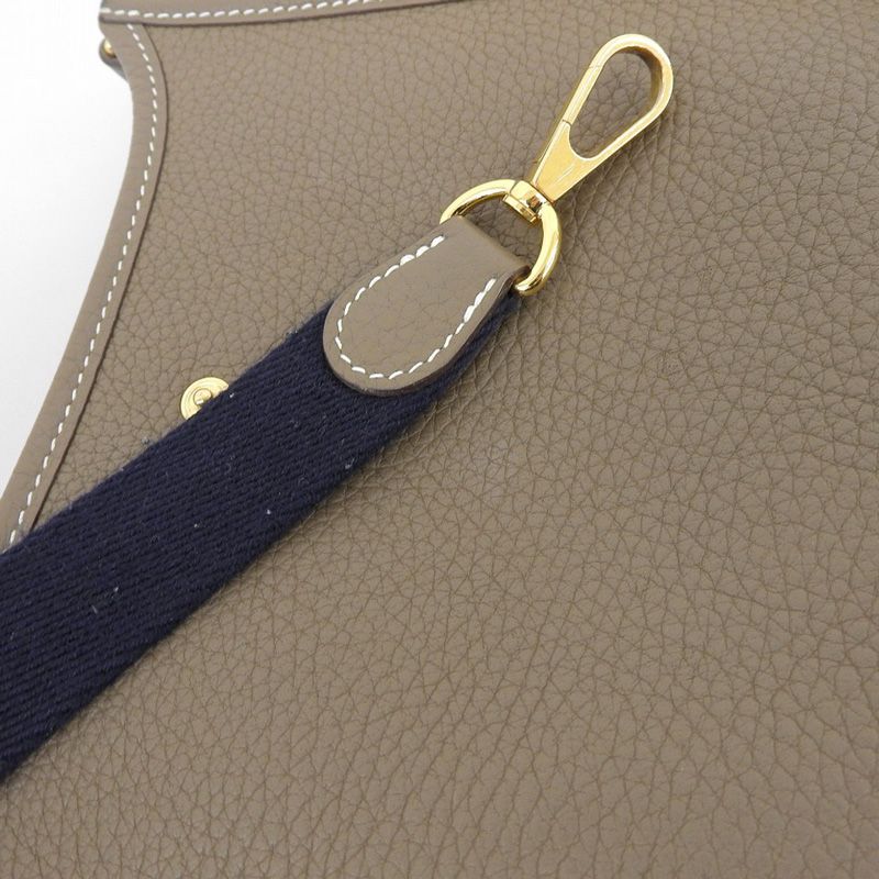 エルメス HERMES エヴリンTPM アマゾン ショルダーバッグ トリヨンクレマンス エトゥープ Y刻印 2020年 中古 新入荷 HE1175 EVELYN HERMES エルメス エブリンTPM ショルダーバッグ 斜め掛け