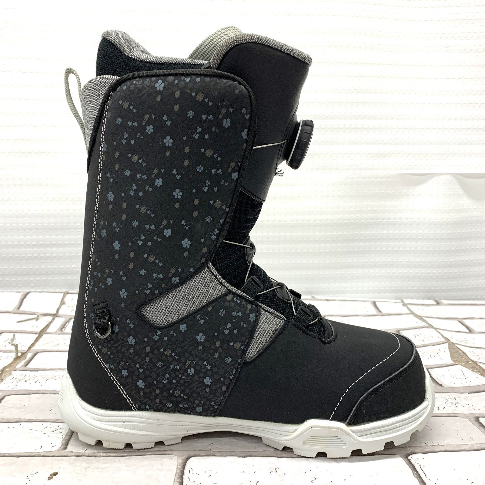 Kiss Mark キスマーク スノーボードブーツ 23.0㎝ ブラックカラー 小花