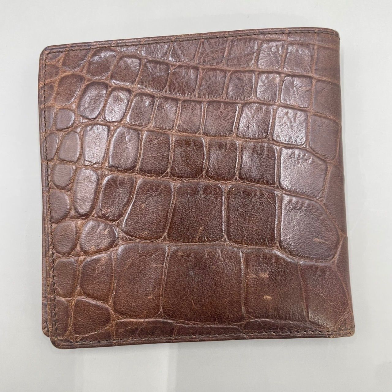 超 VERSACE ヴェルサーチ 二つ折り財布 コンパクトウォレット ミニ メデューサ ロゴ型押し クロコ型押し レザー 茶 ブラウン