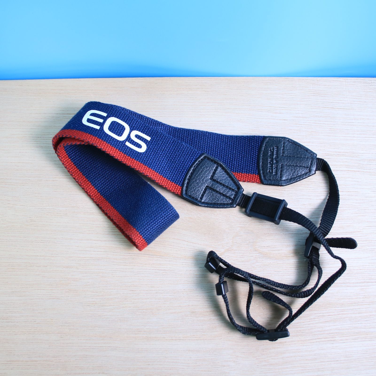❁純正カメラストラップ❁CANON キヤノン EOS 赤色(レッド)×青色