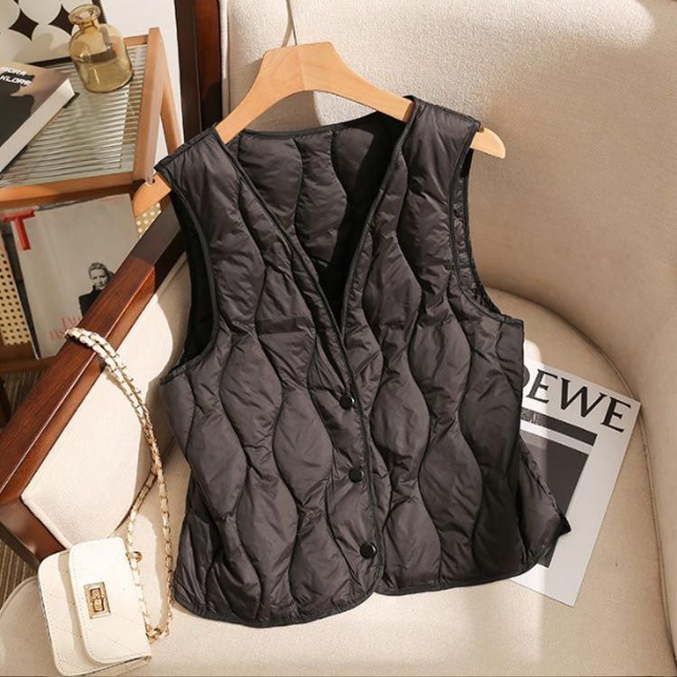 究極」お洒落 キルティング ジレ 前開き ベスト ロングベスト フード 中綿 キルト 軽量 ひょうたん アウター ロングジレ ロング 体型カバー  レディース 大きいサイズ ライトアウター 黒 ダウン 風 インナーダウン ダウンベスト 秋 夏 HUG.U – HUG.U（ハグユー） [lsjdln  ... [lsjdln] キルティングベスト キルトベスト 立ち襟 軽量 ジッパー 防寒 秋冬 レディース ダウンベスト キルティング ベス