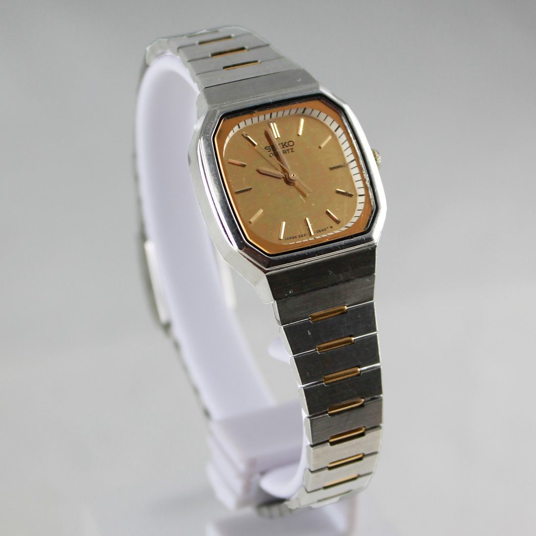 ゴールド文字盤 上品