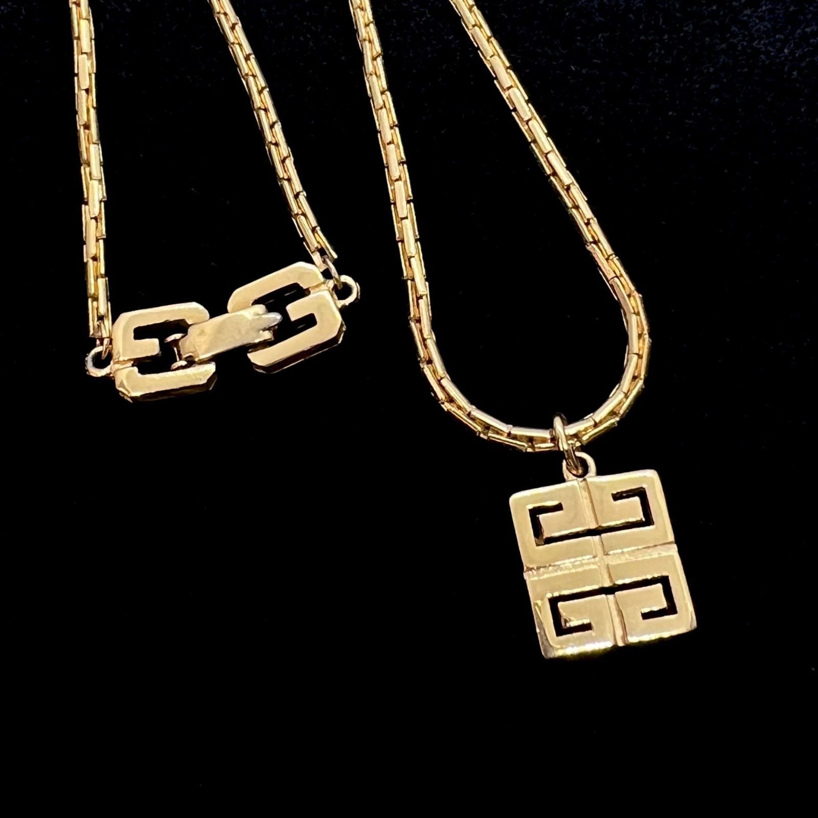 美品☆GIVENCHY ジバンシー ネックレス 4G ロゴ ゴールド ヴィンテージ