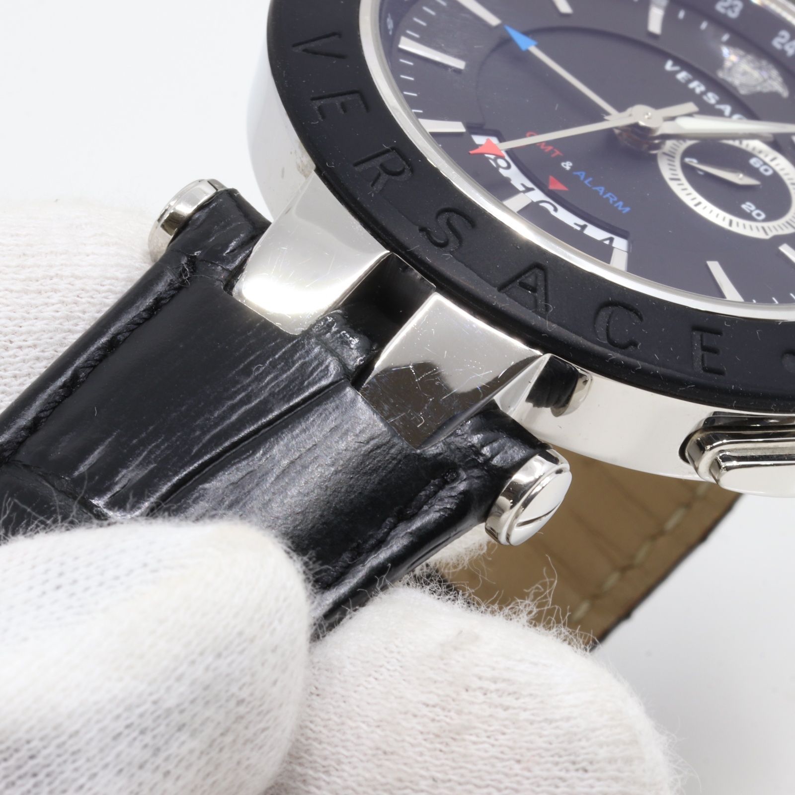 IT7AVERYOGXA VERSACE ヴェルサーチ Vレース 腕時計 メンズ クォーツ