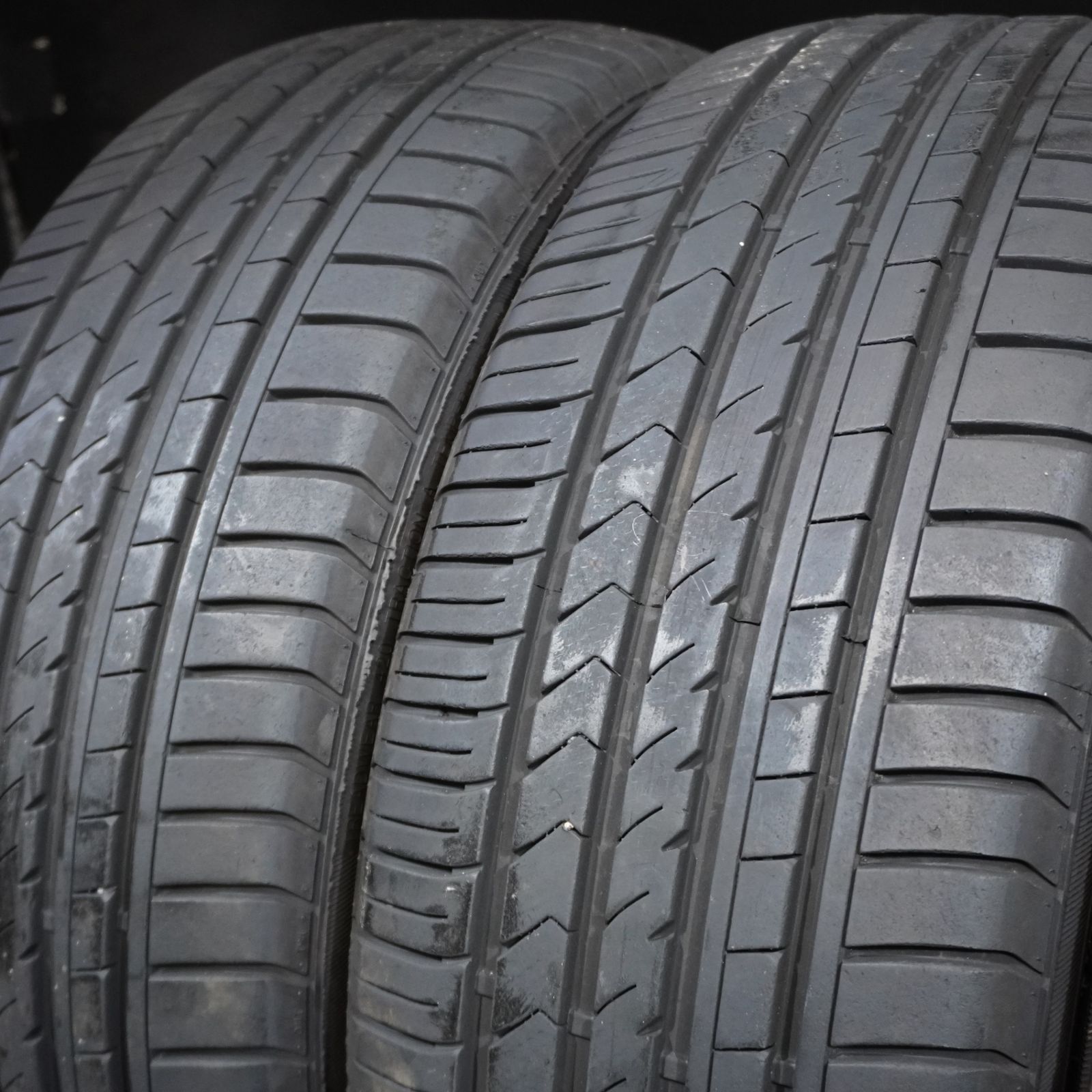 20年製 バリ山 WINRUN R 330 215 45 ZR 18 4本 アクセラ マツダ3 ノア ヴォクシー等