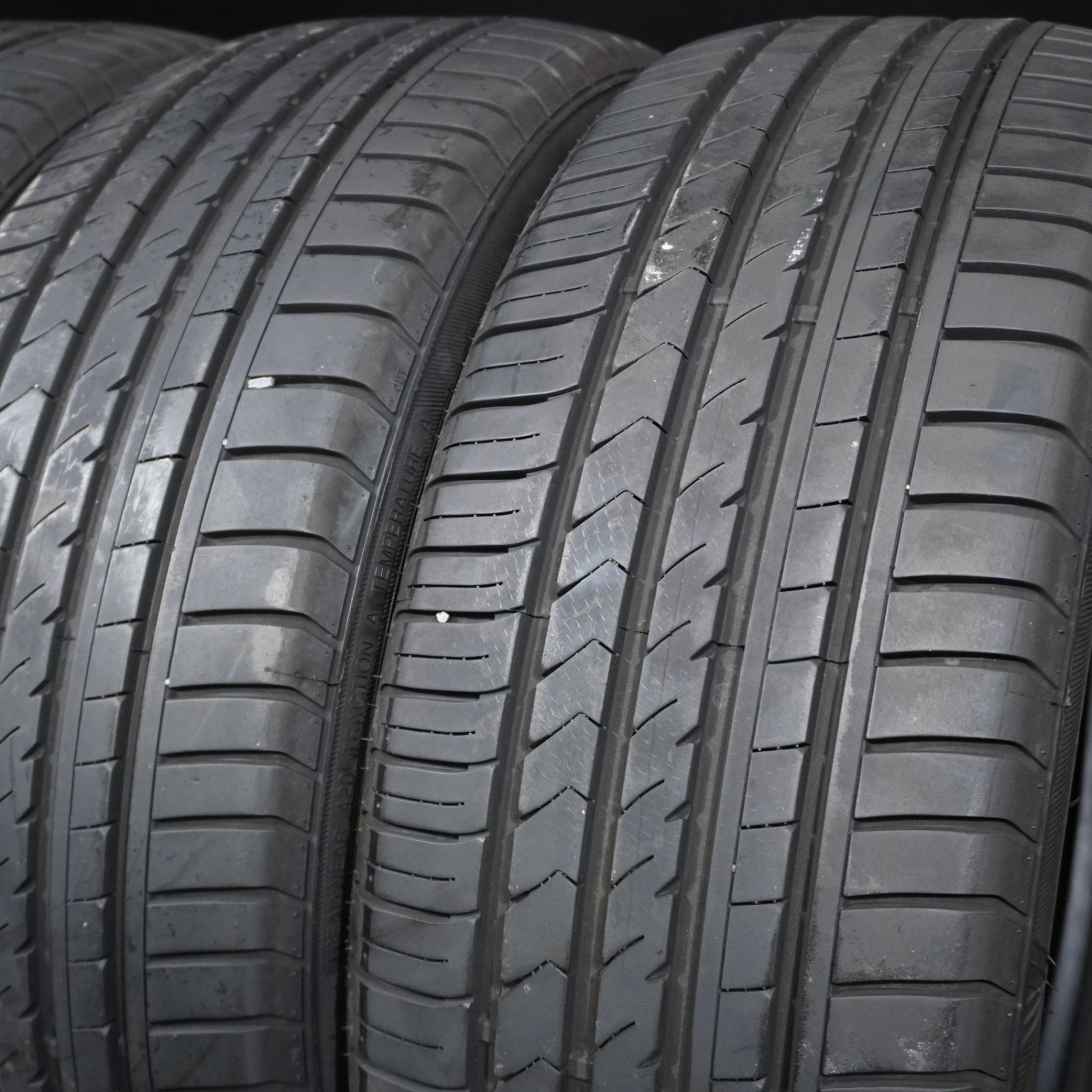  20年製 バリ山 WINRUN R 330 215 45 ZR 18 4本 アクセラ マツダ3 ノア ヴォクシー等 18インチ サマータイヤ ノーマルタイヤ