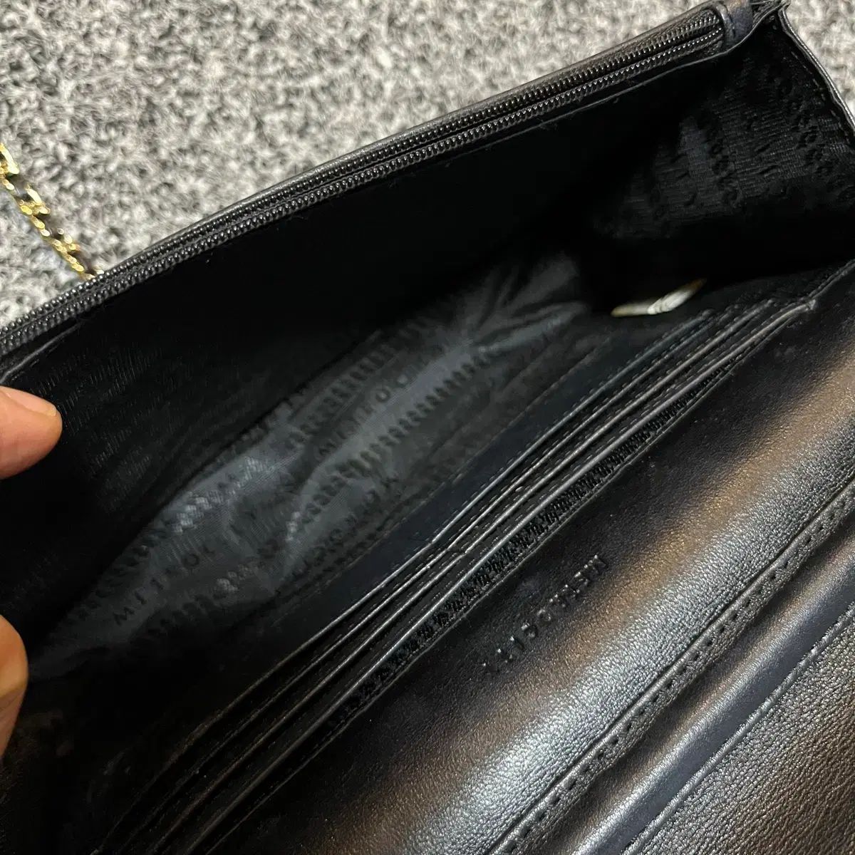 メトロシティ ヴィンテージ ブラック キルティング チェーンバッグ