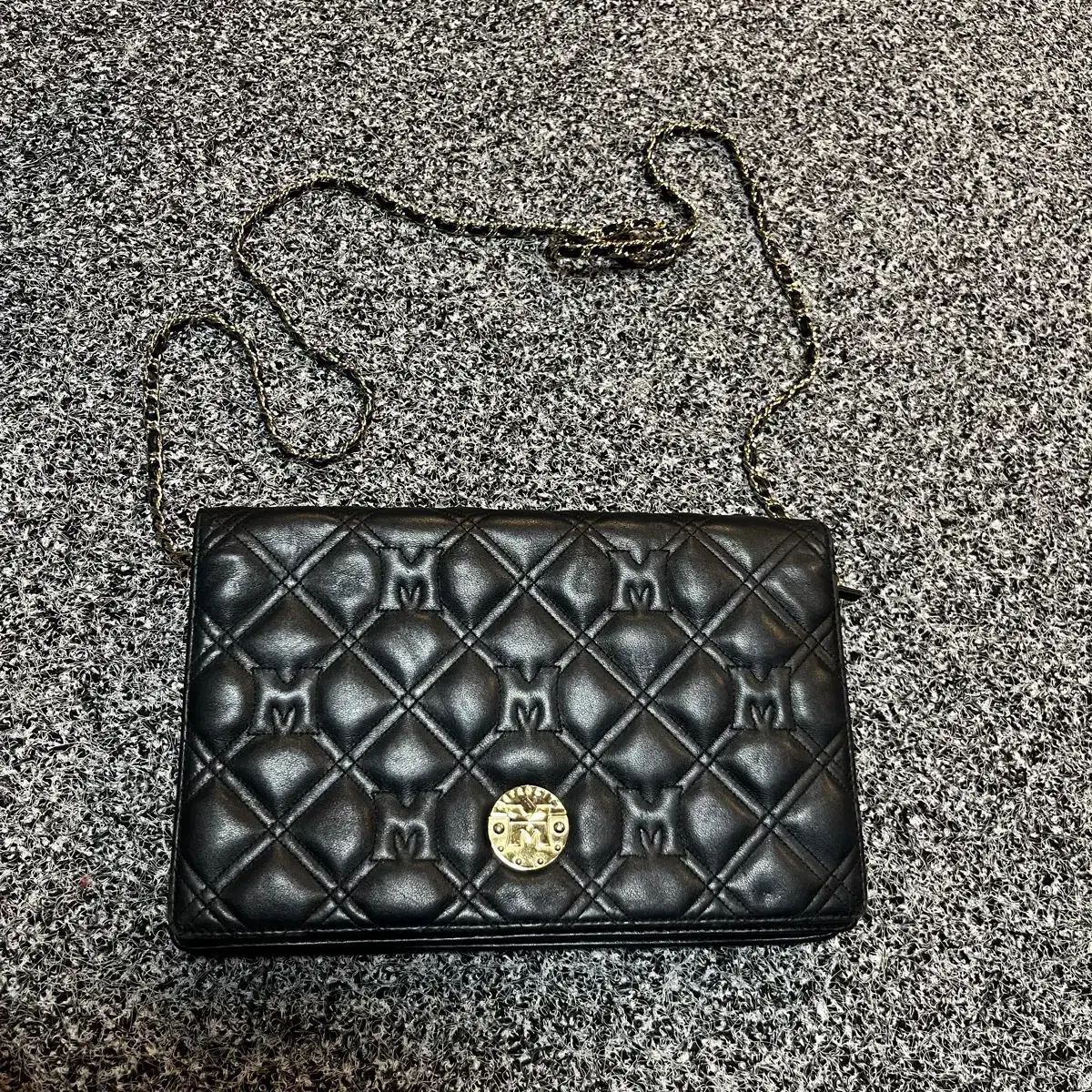 メトロシティ ヴィンテージ ブラック キルティング チェーンバッグ