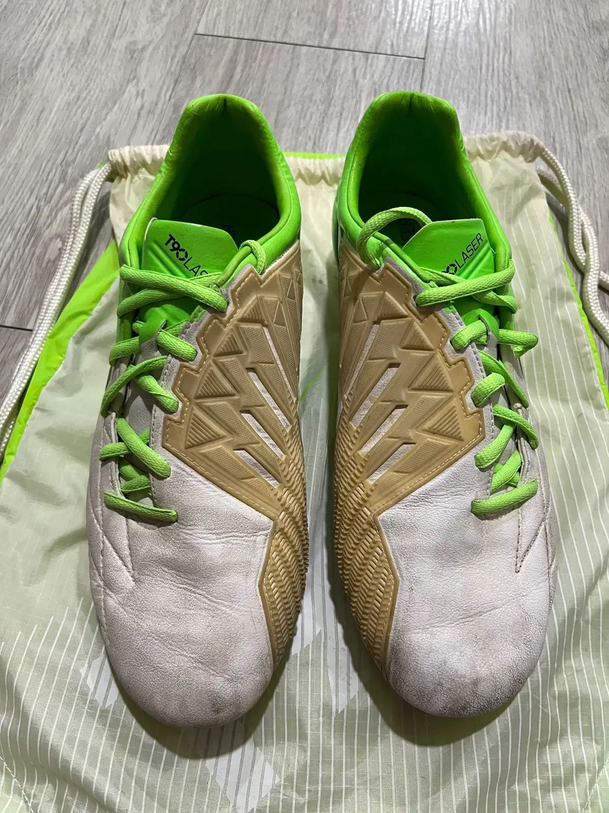 高品質 NIKE ナイキ トゥー90 レーザー4 HG 280 サッカーシューズ