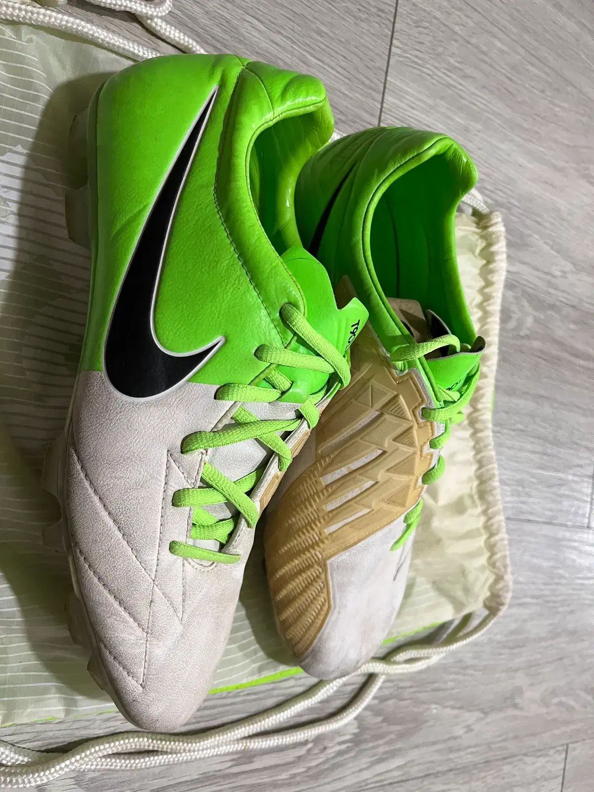 280 サッカーシューズ