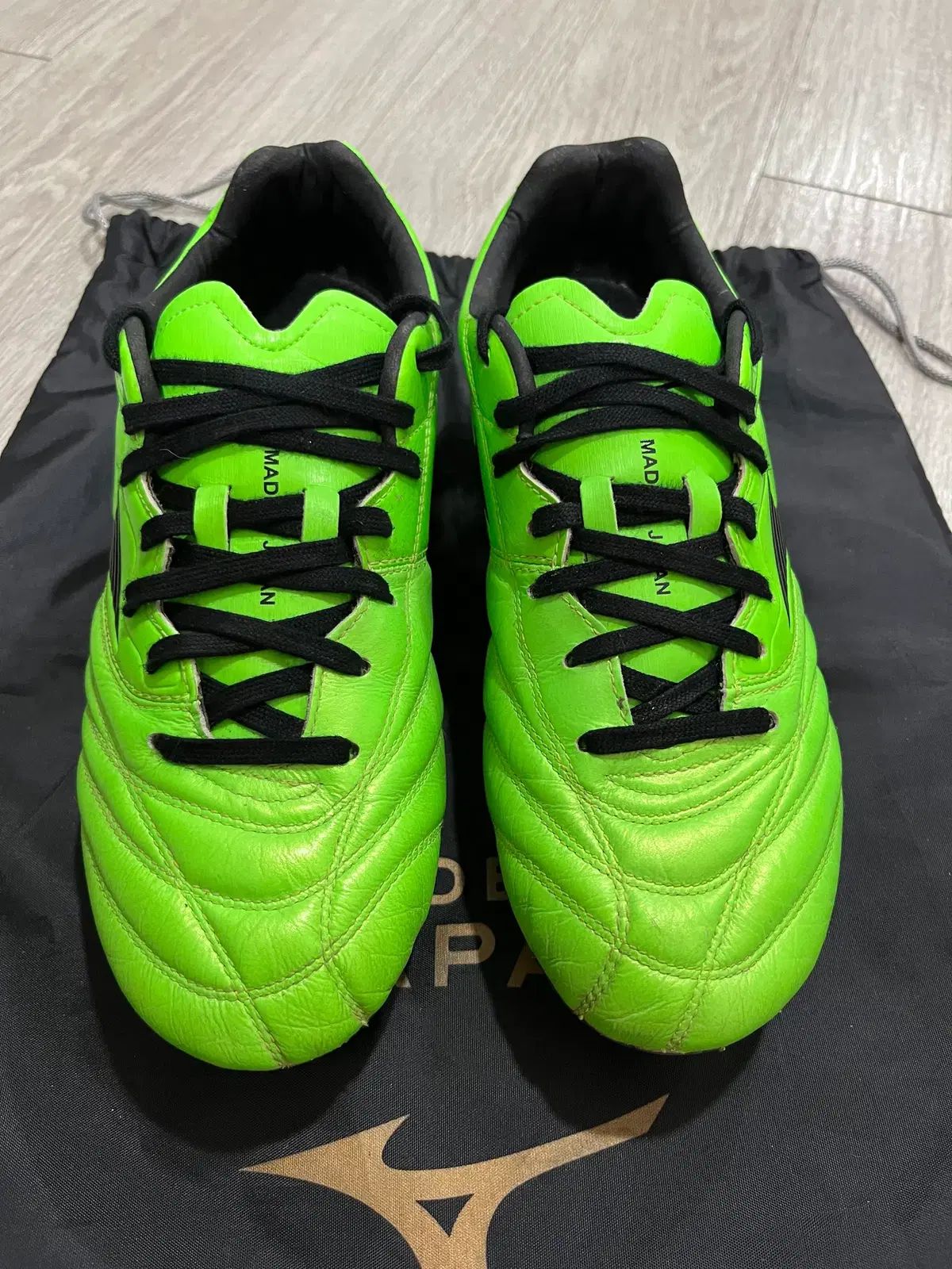 サッカーシューズ