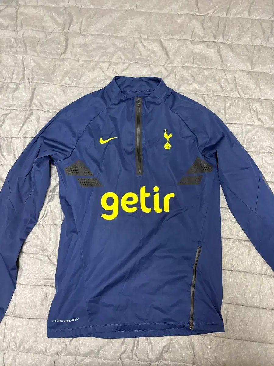 海外M トッテナム ストームフィット シールドトップ