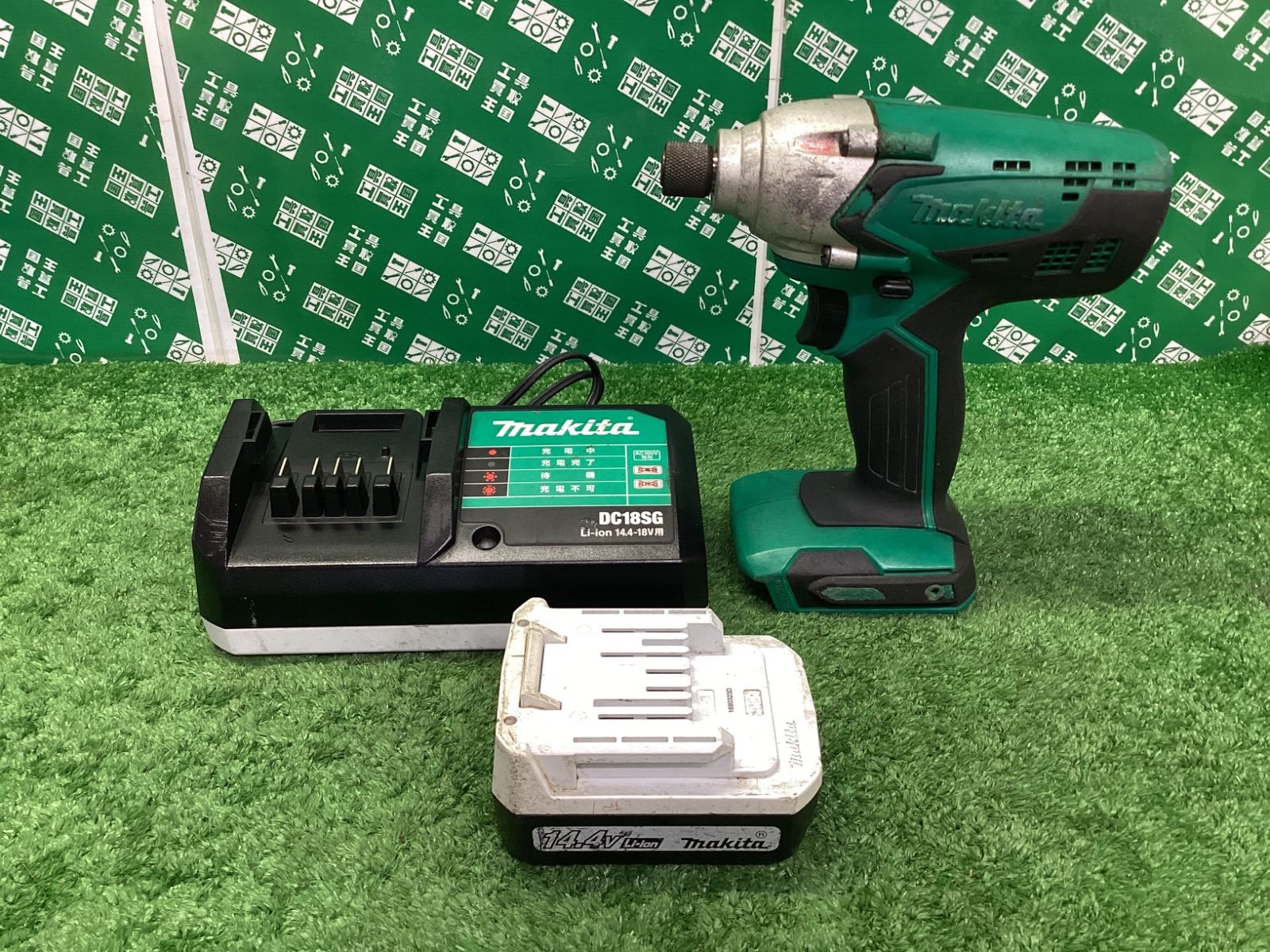 マキタ makita M695DSA 充電式インパクトドライバ M695D ビット1本 