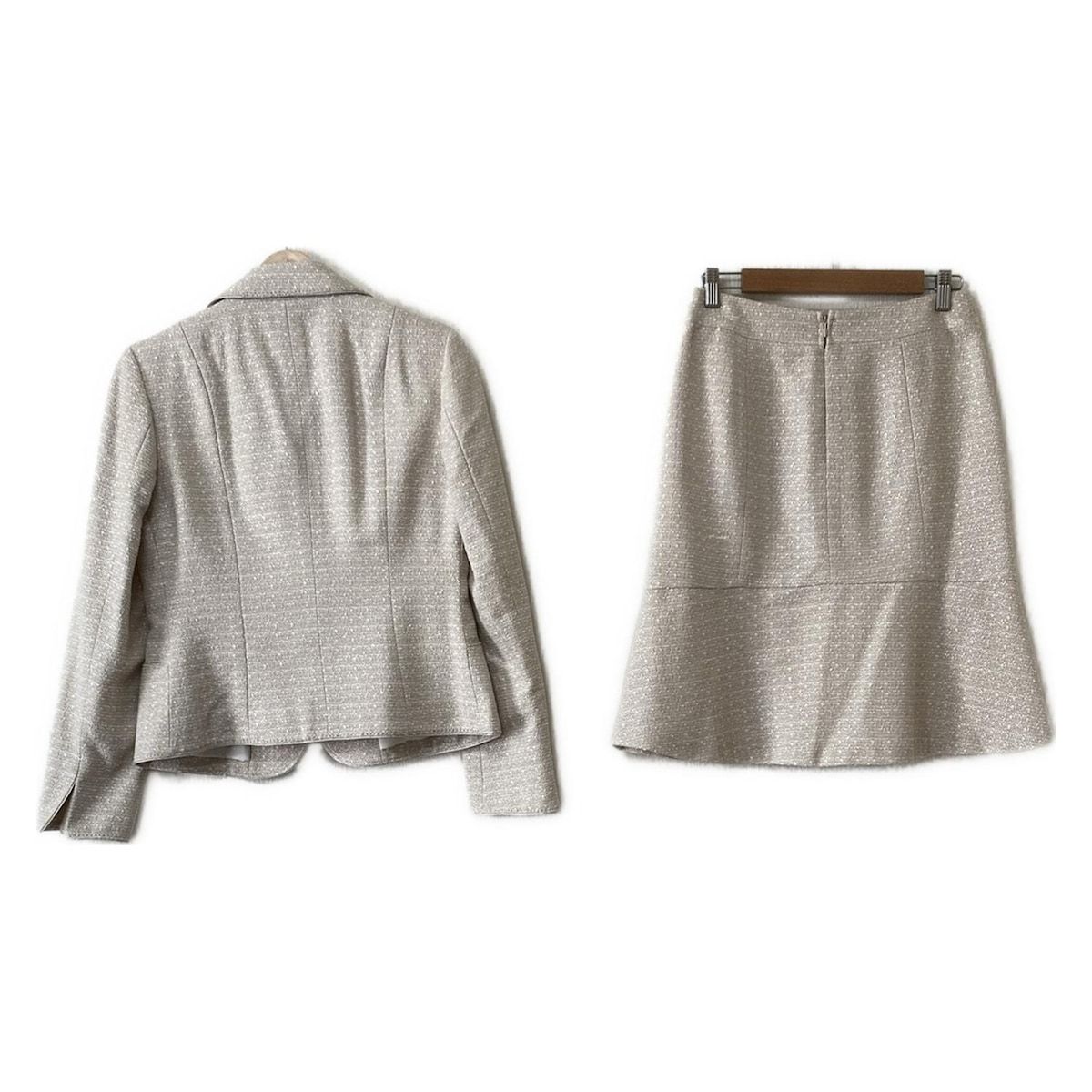 23区 ニジュウサンク スカートスーツ レディース - ベージュ×白 ツイード ラメ ラインストーン