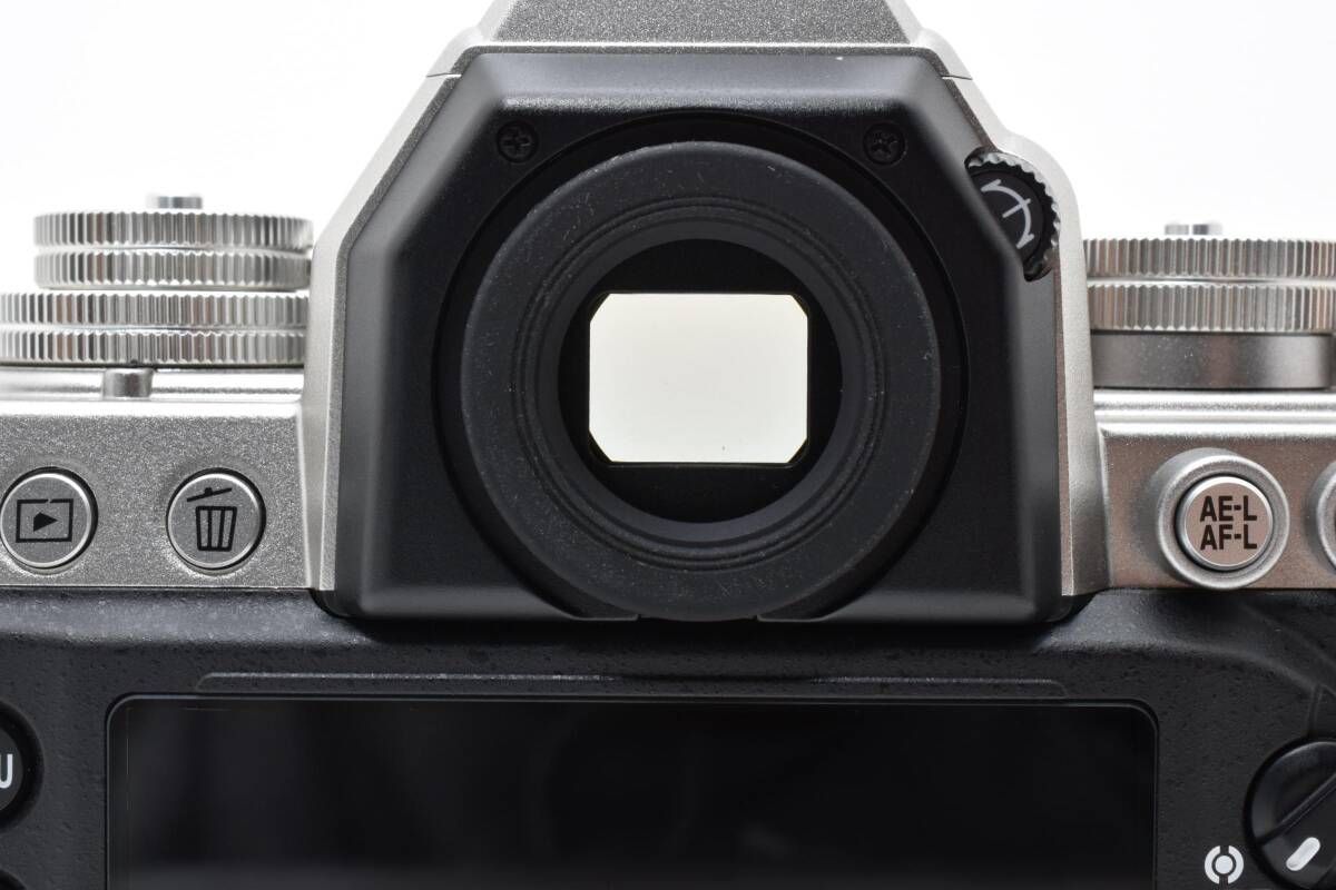 ☆極上美品☆《ショット数 157回》ニコン NIKON Df ボディ シルバー