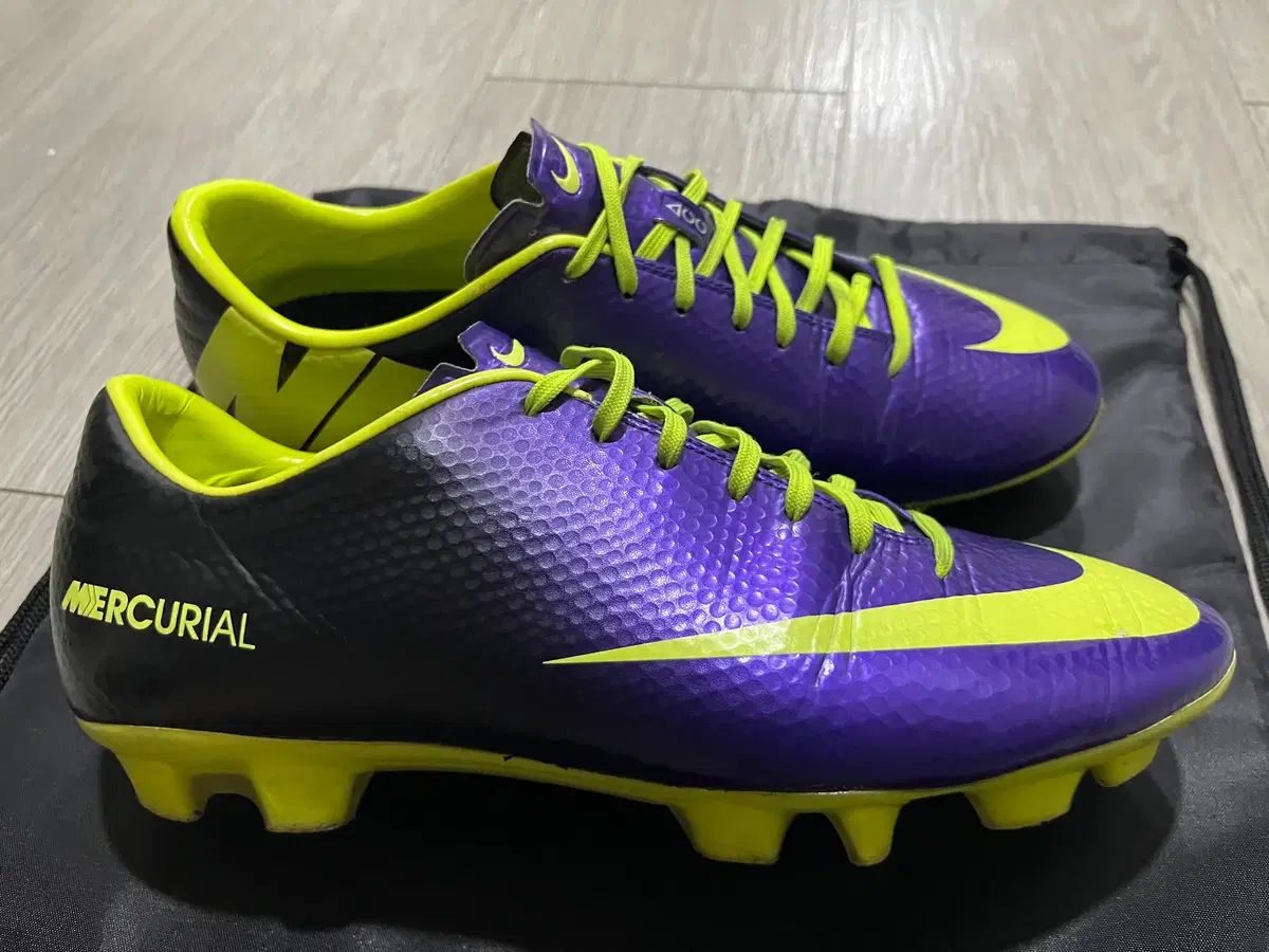 265 サッカーシューズ