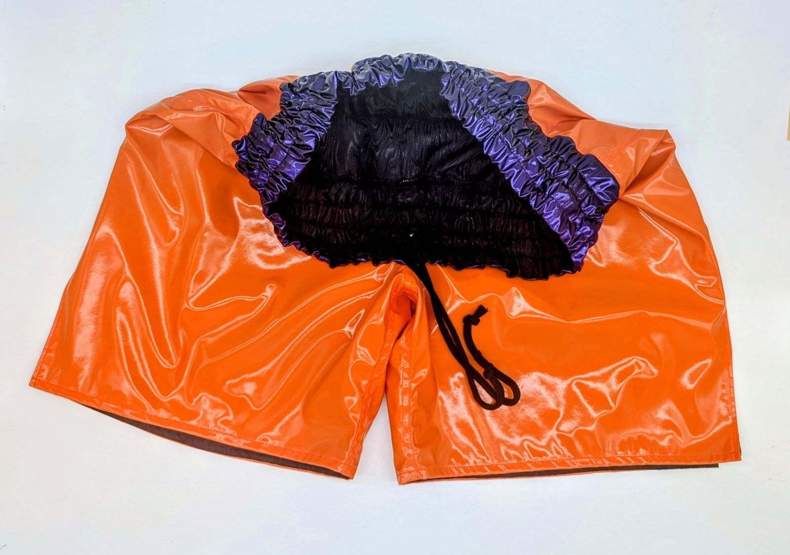 試合用衣装に！【エナメル生地のボクシングトランクス 股下20cm