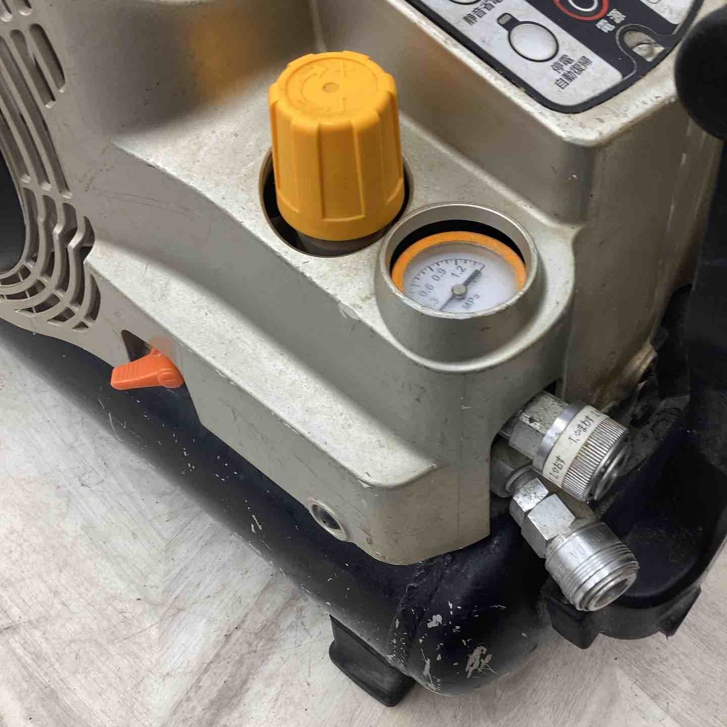 エアコンプレッサー