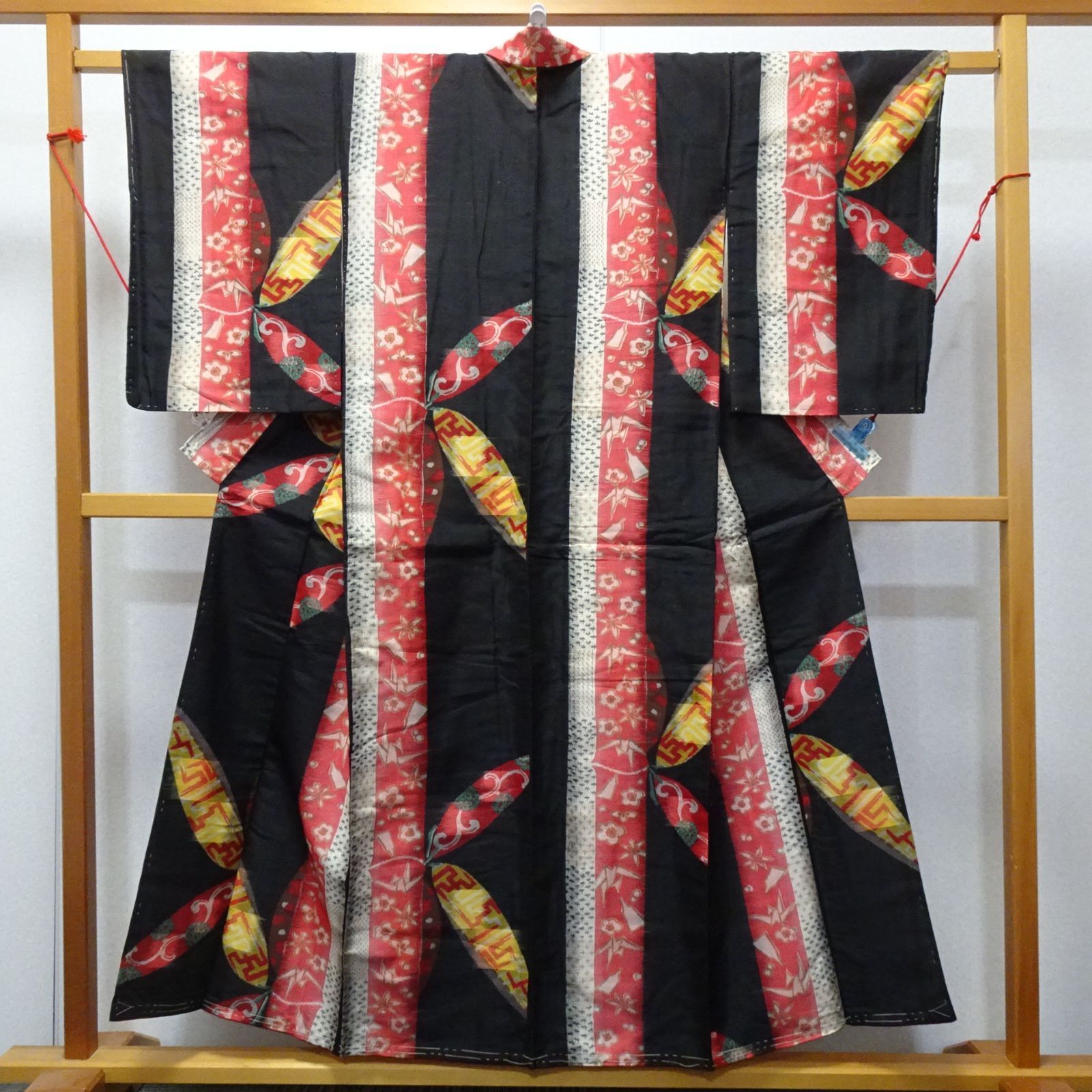 アンティーク 銘仙 着物 竹 折り鶴 梅 232299