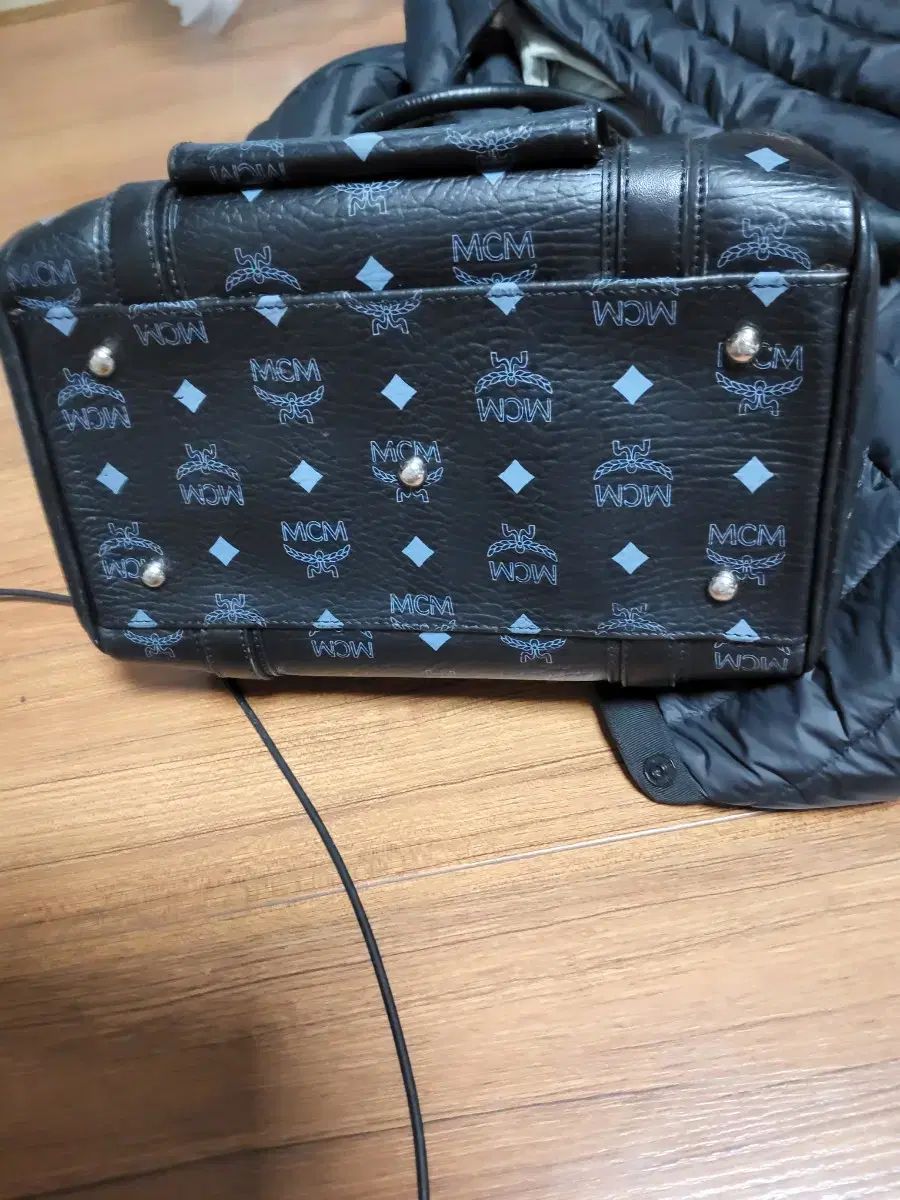 MCM ブラック ボストンバッグ - メルカリ