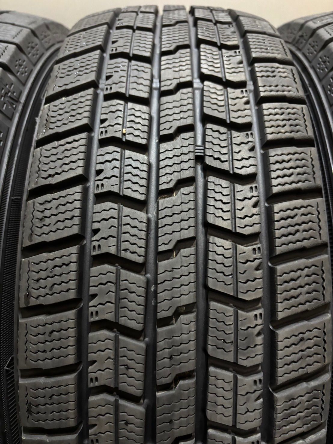 20年製 スタッドレス