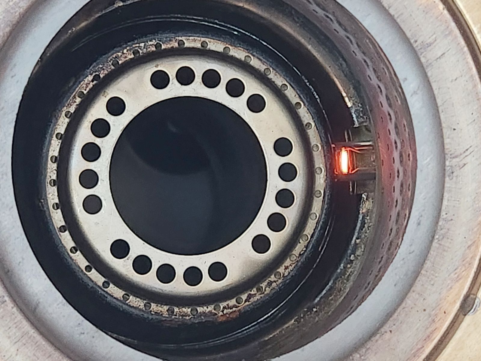 トヨトミ　ムーンライター 【ML-25A】 石油ストーブ　メンテナンス済　05年 芯新品交換済み トヨトミ 石油ストーブ ムーンライター ML-25A - メルカリ