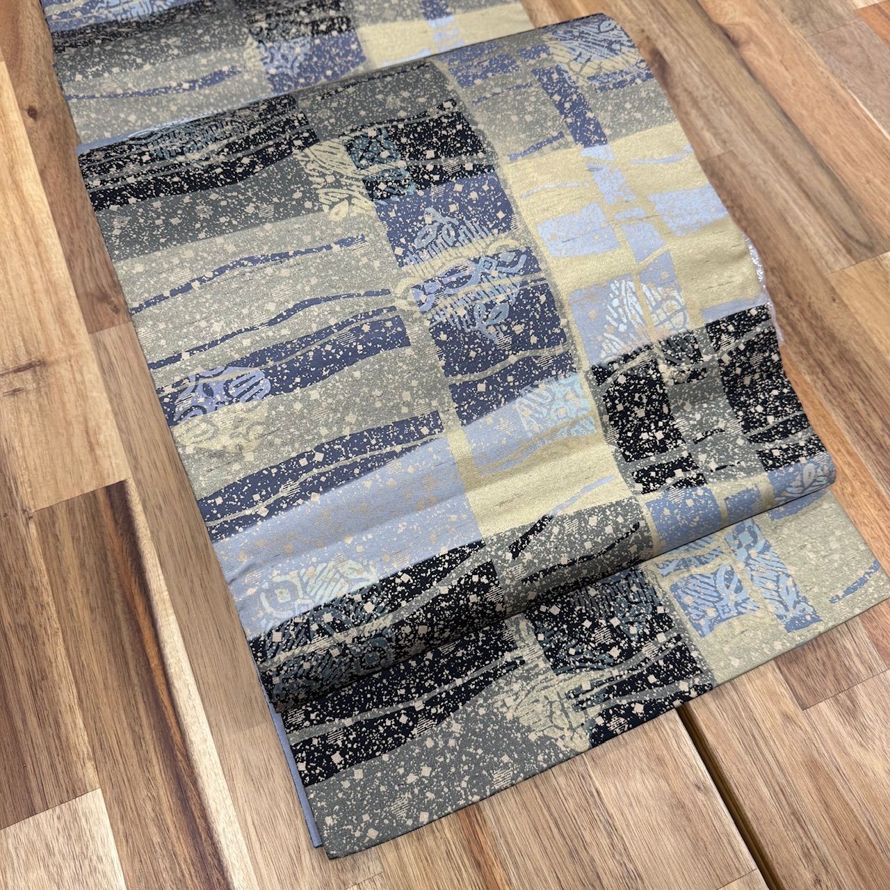 白山工房 本場手織り牛首紬 全通染め袋帯 中古美品 お仕立て上がり