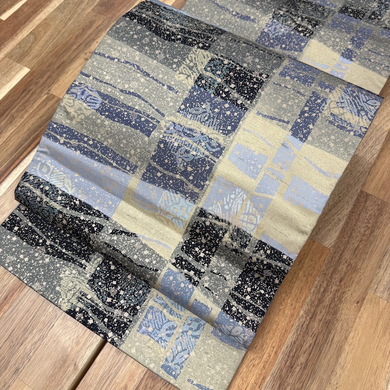 白山工房 本場手織り牛首紬 全通染め袋帯 中古美品 お仕立て上がり