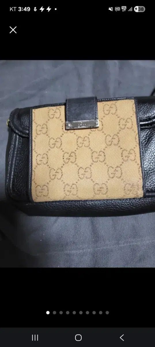 GUCCI ブラック 二つ折り財布 GGロゴ GUCCI GGロゴ 二つ折り財布 黒