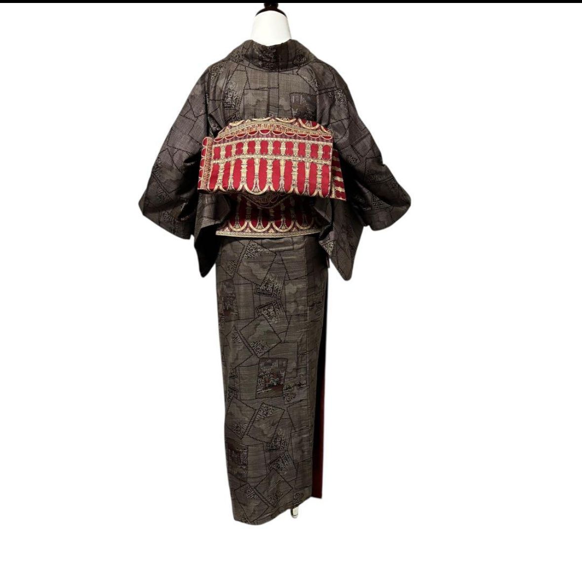 t*u様 証紙本場奄美大島紬フルセット4点　新品着物+特選紬帯+帯締め+帯揚げ 美品 袷 証紙 泥染め 本場奄美大島紬 フルセット 4点 貴重柄