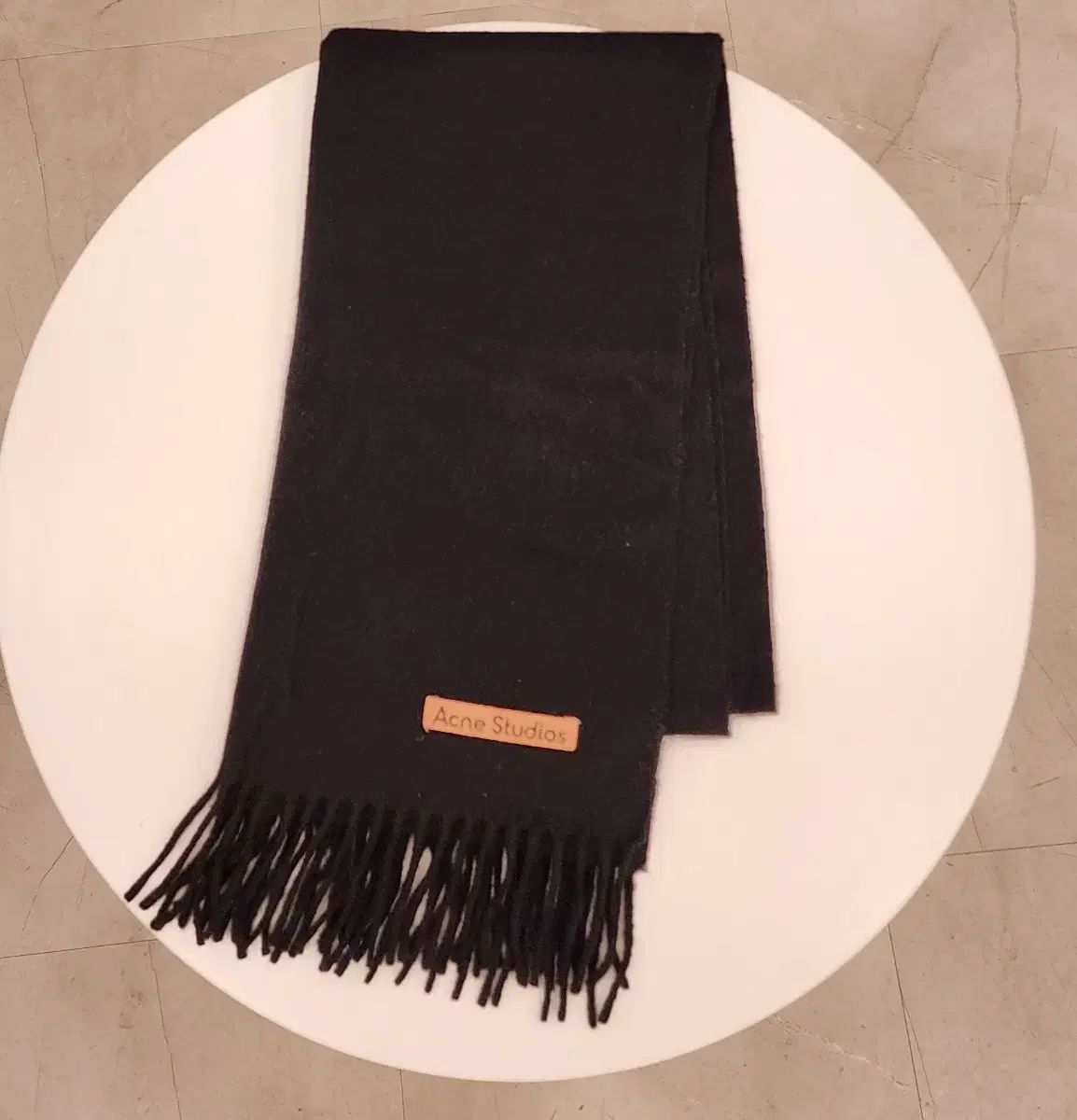 Acne Studios アグネストゥディオズ　大判　ウール　マフラー　ブラック Acne Studios アクネストゥディオズ ウールマフラー (ブラック) - メルカリ