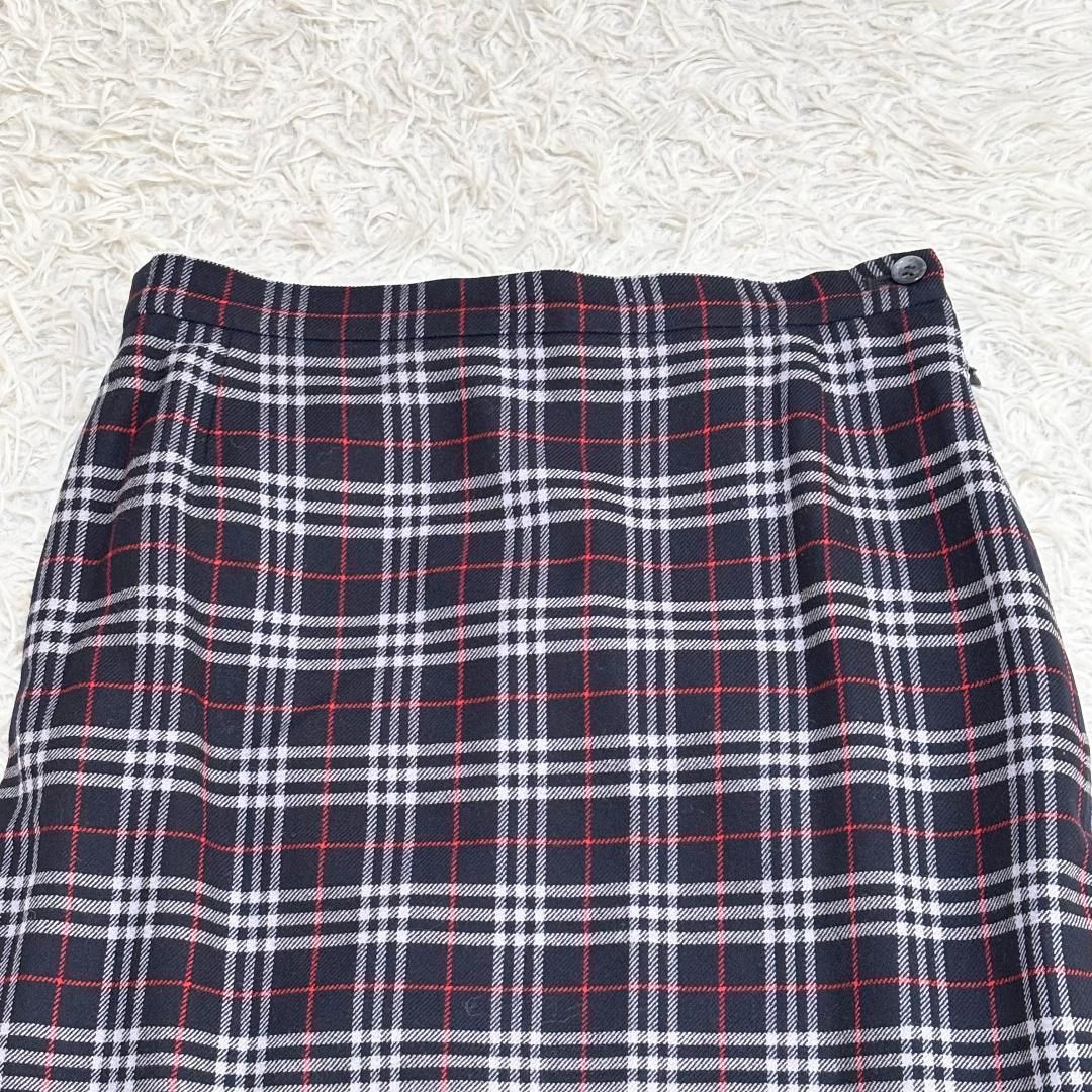 美品 販売 Burberry ノバチェックひざ丈スカート ネイビー