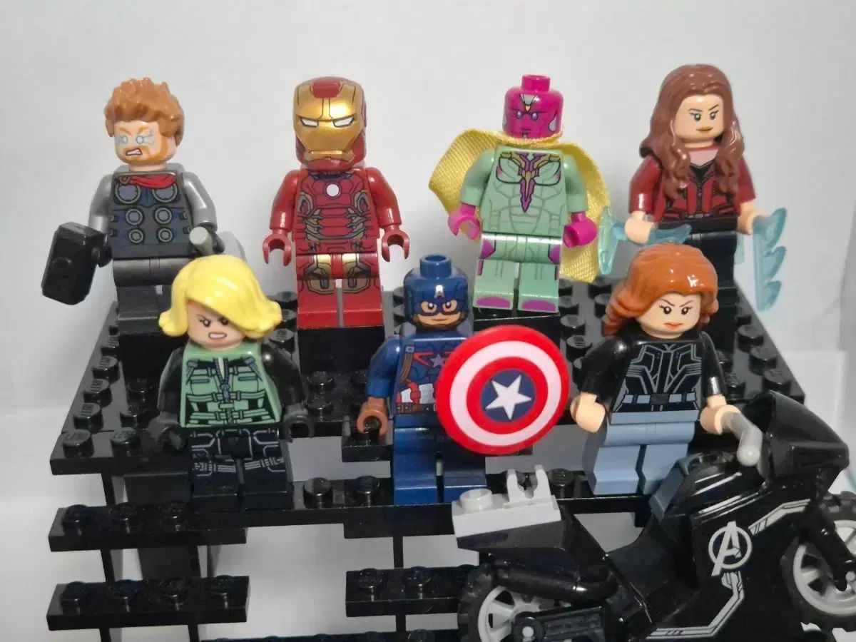 コメリ レゴミニフィグ レゴアベンジャーズキャラクター LEGO