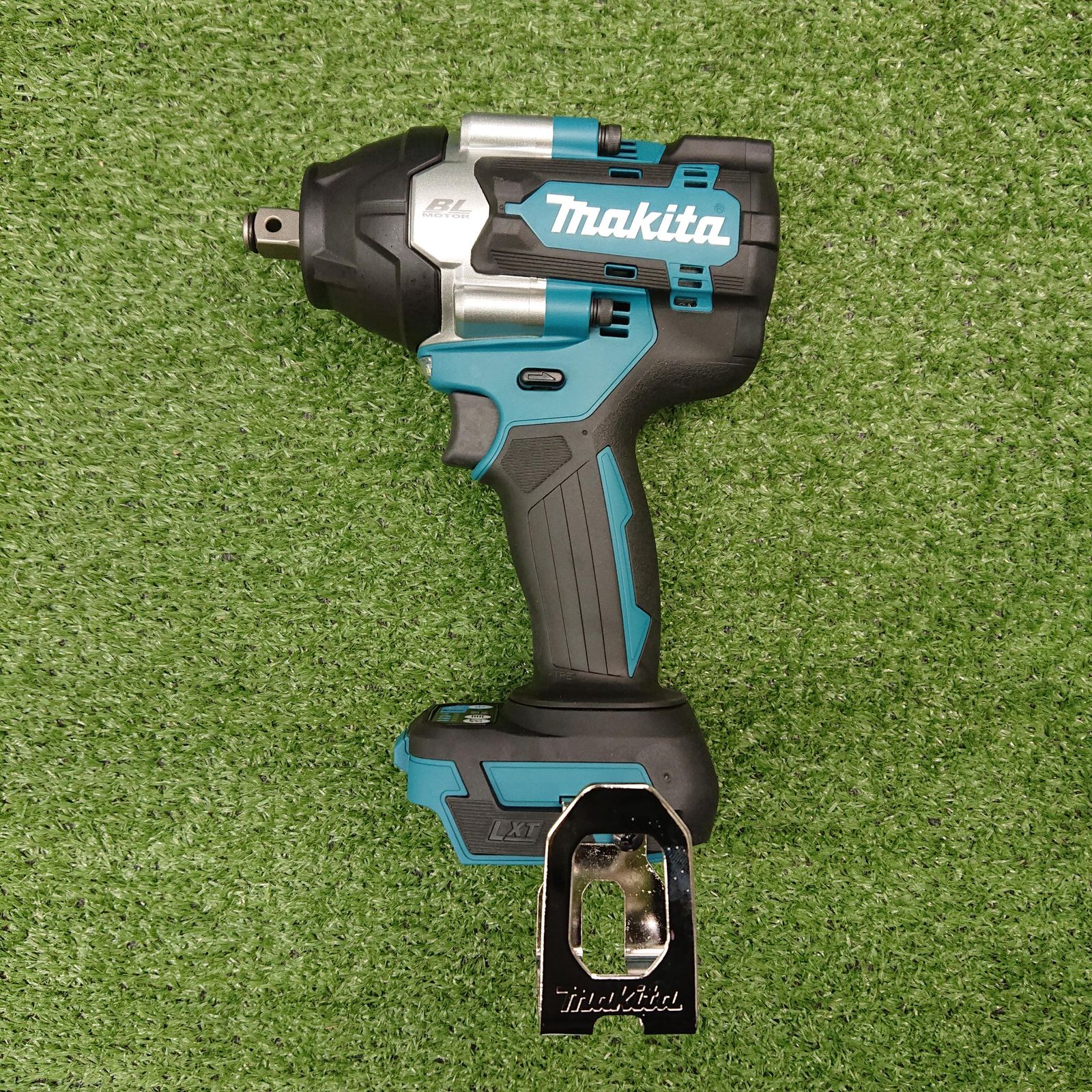 マキタ 充電式インパクトレンチ 18 V フルセット 3176