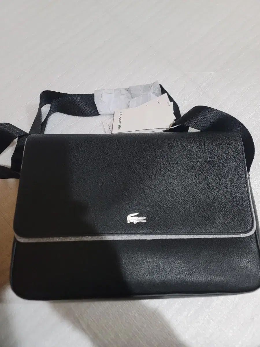 LACOSTE ラコステ メンズ クラシック メッセンジャーバッグ