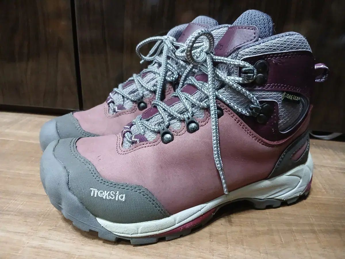 トレクスタ GORE-TEX ゴアテックス 登山靴 レディース 235 mm