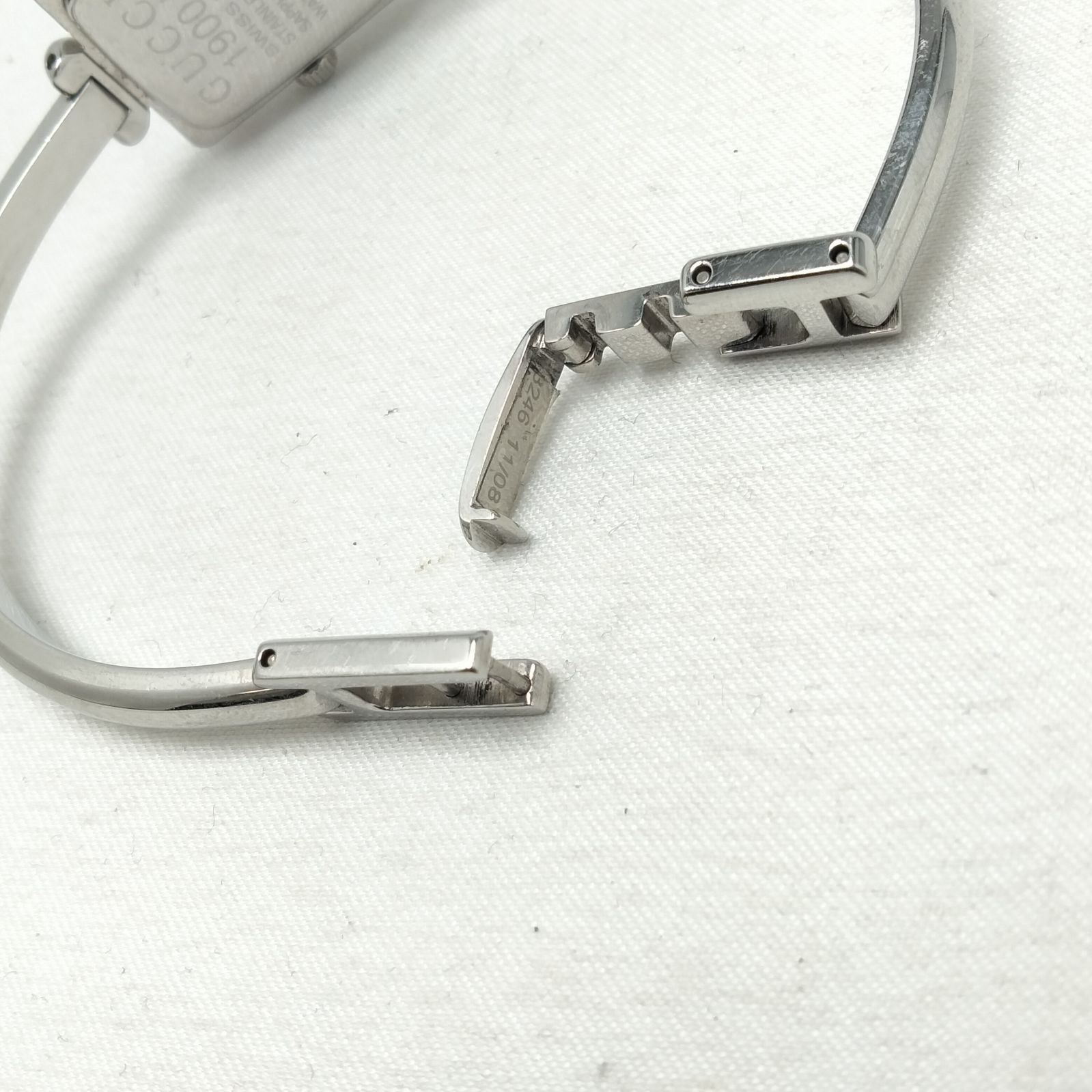  ️GUCCI ️グッチ クォーツ 1900 バングルウォッチ 腕時計 腕時計(クォーツ) 腕時計(アナログ)